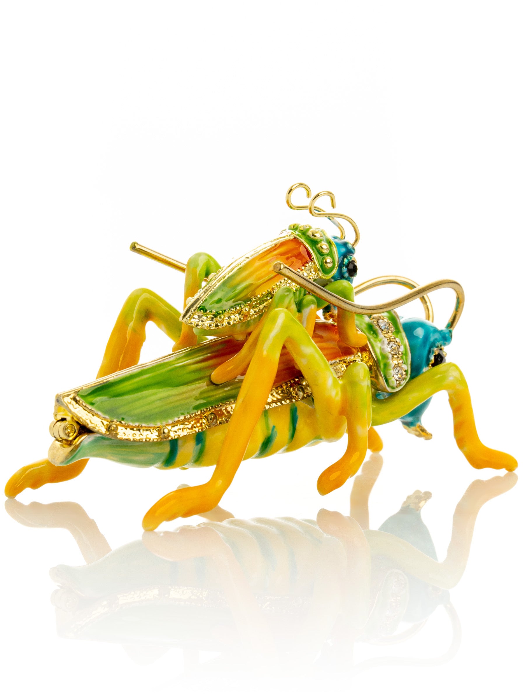 Keren Kopal Grasshopper with baby on the back