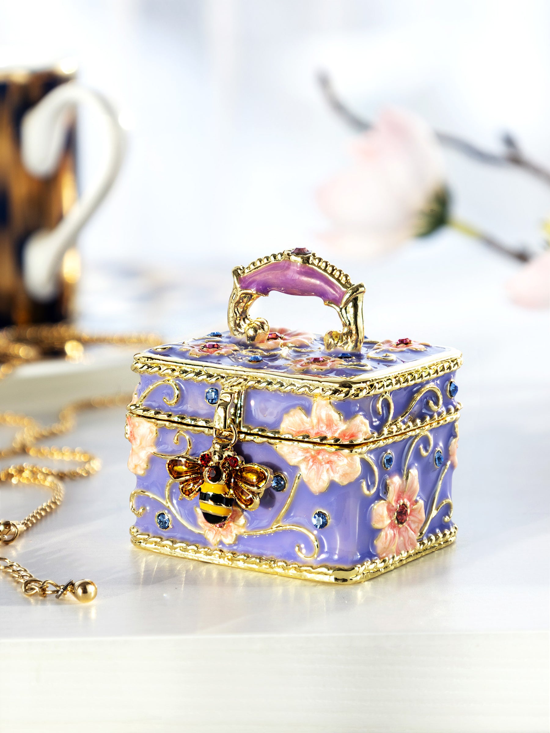 Keren Kopal vintage travel Bag with a Bee Lock