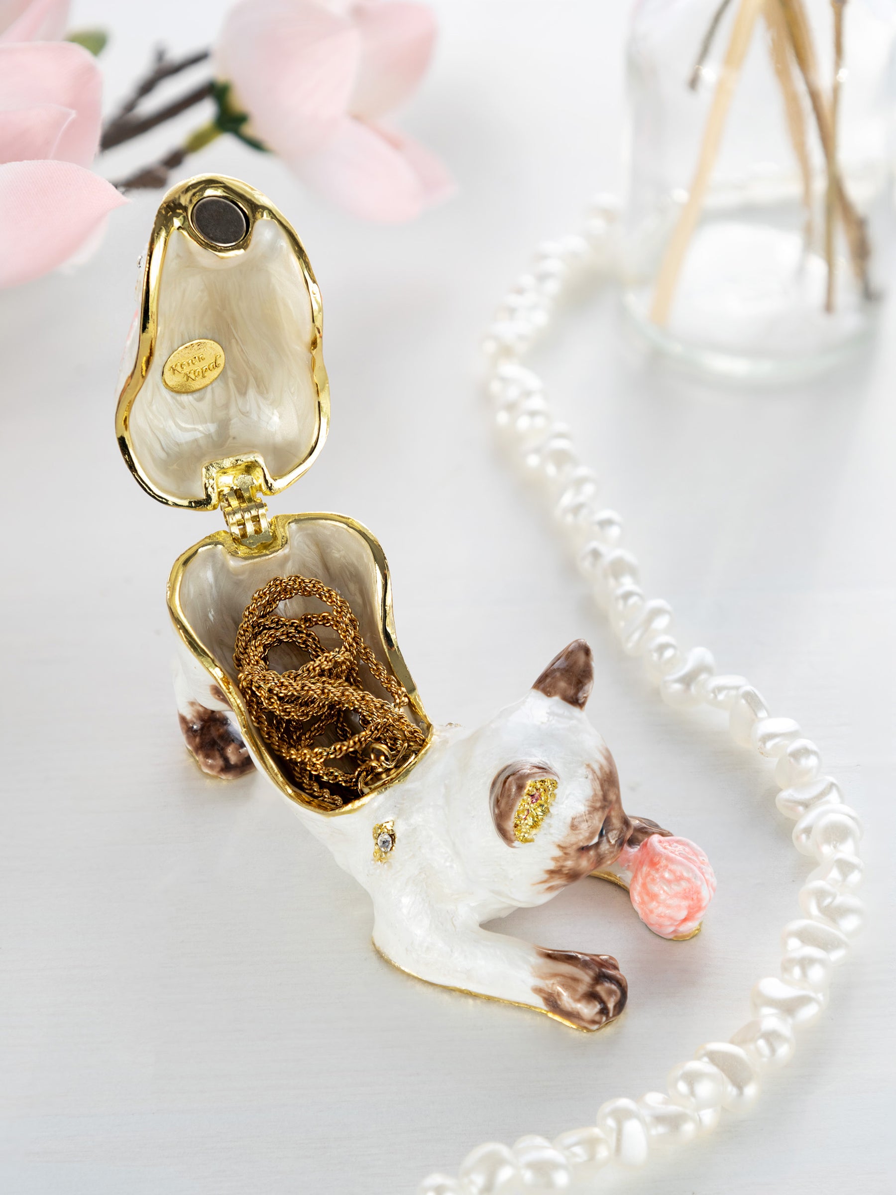 Keren Kopal Cat Playing with a ball of wool