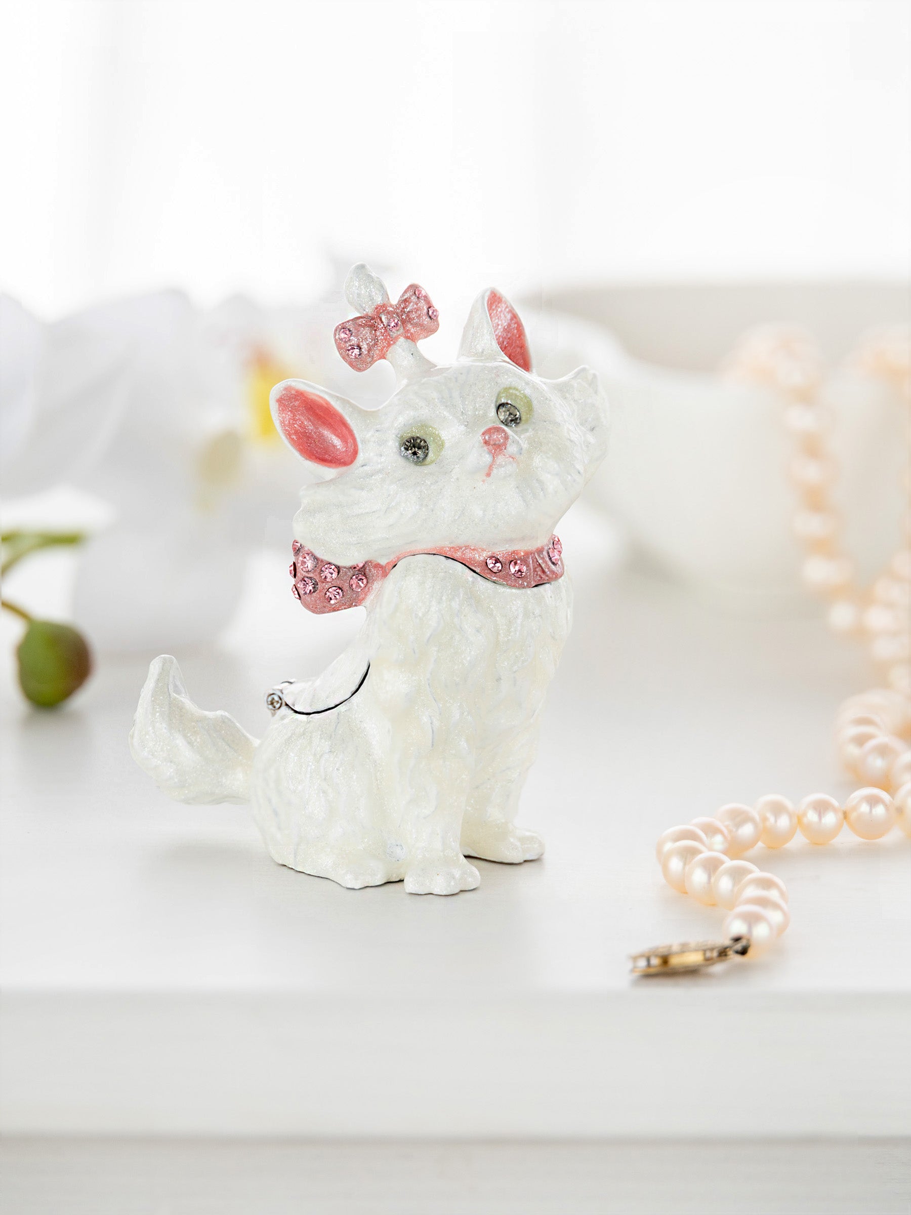 Keren Kopal Marie From Aristocats White and Pink Cat