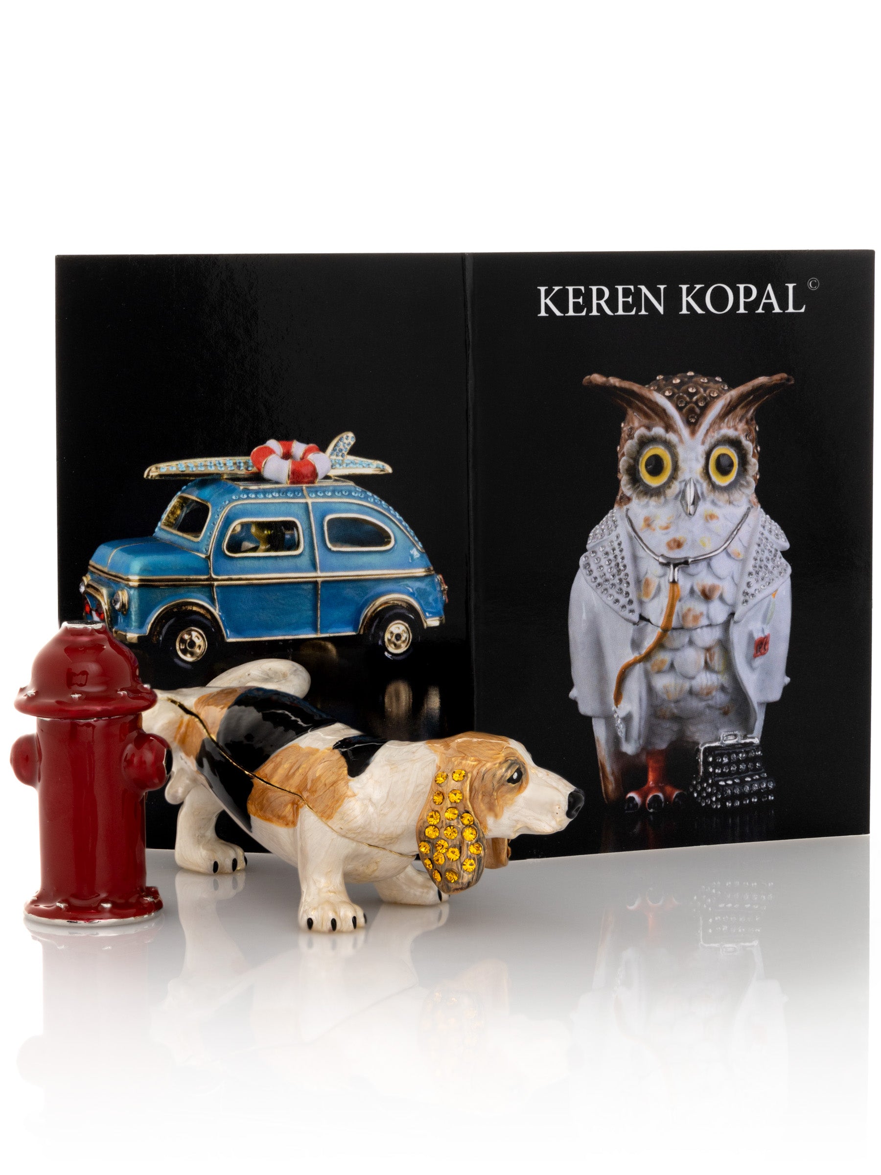 Keren Kopal Dog Peeing on Fire Hydrant