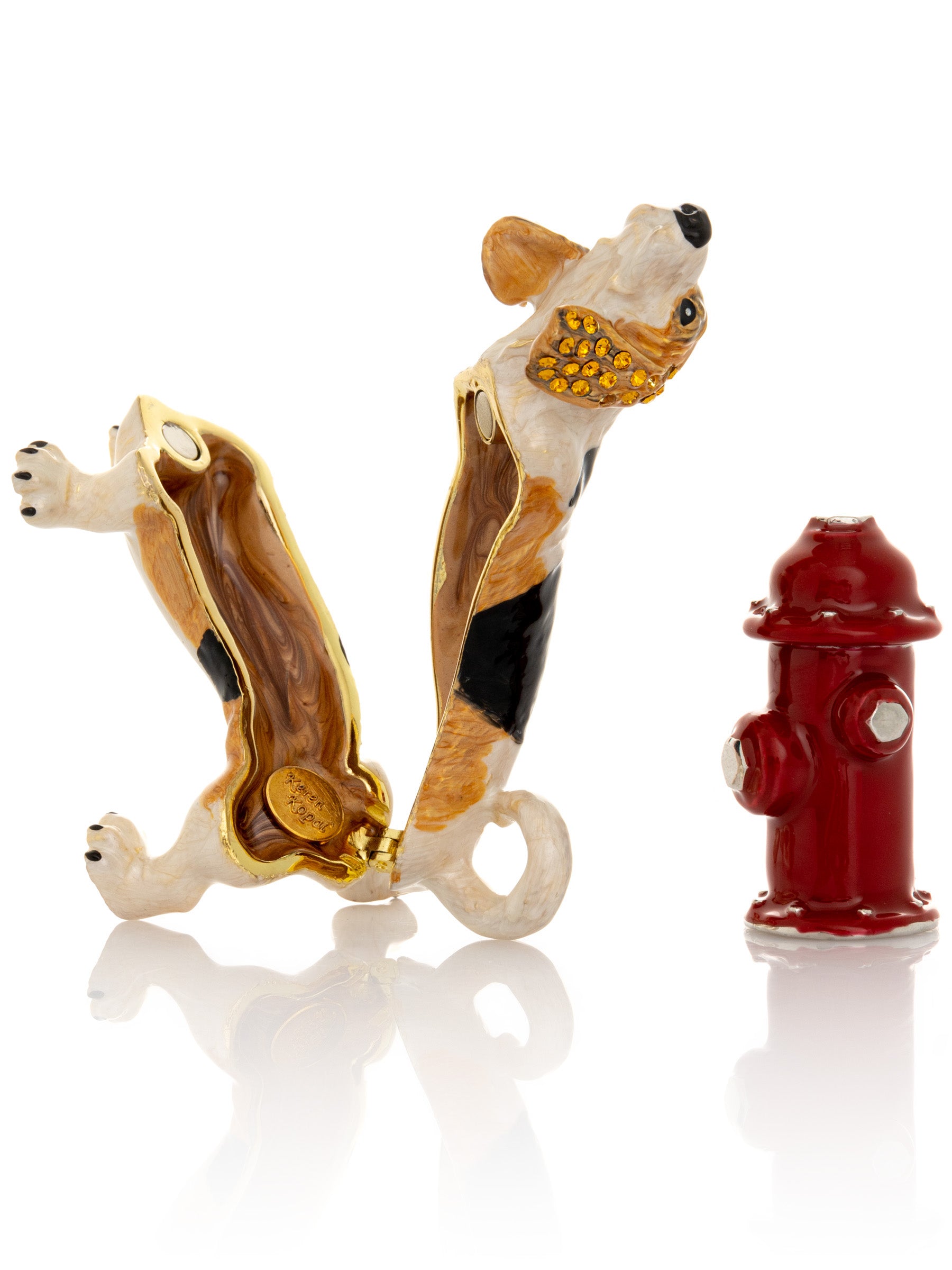 Keren Kopal Dog Peeing on Fire Hydrant