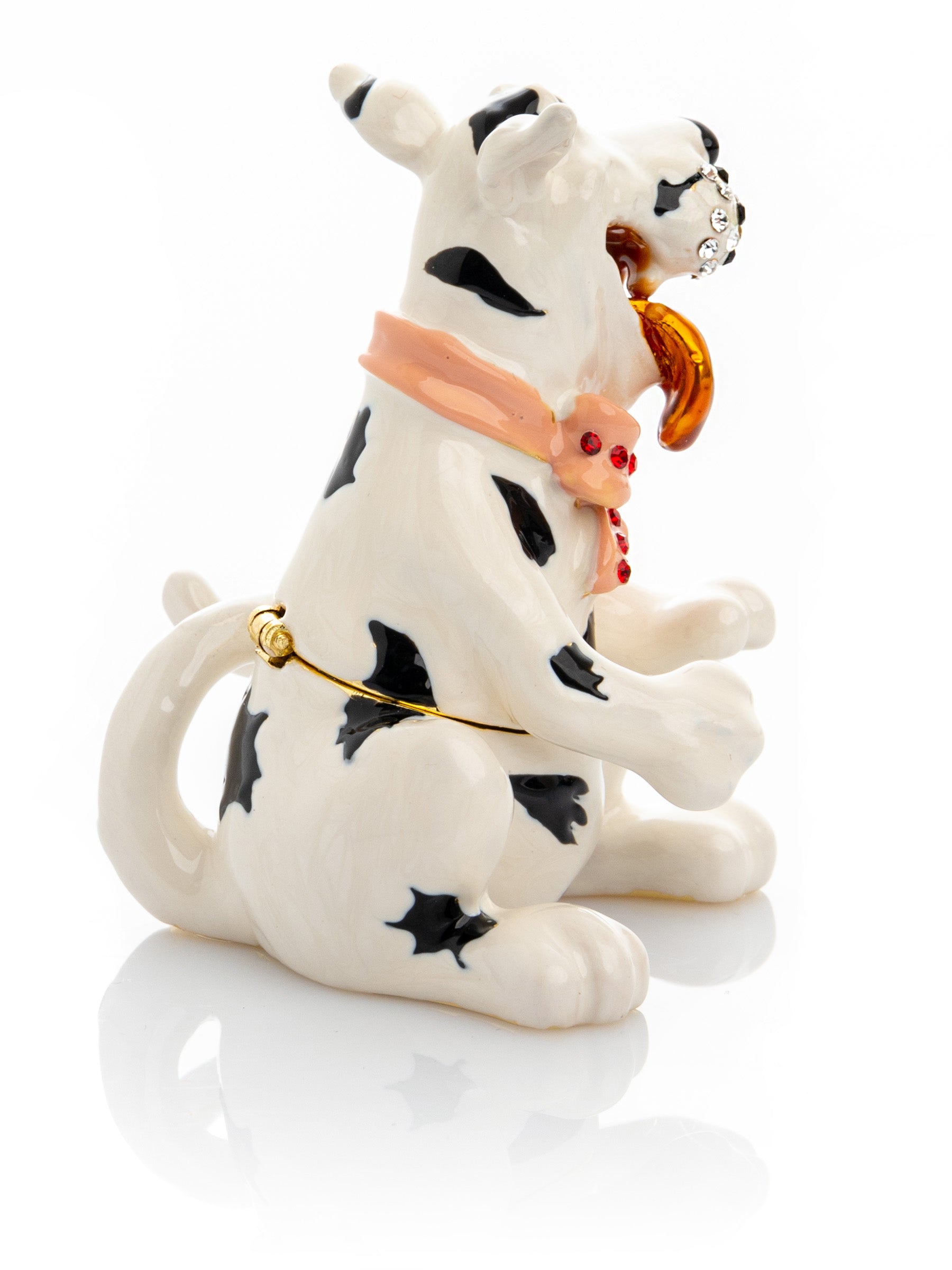 Keren Kopal White dalmatian dog