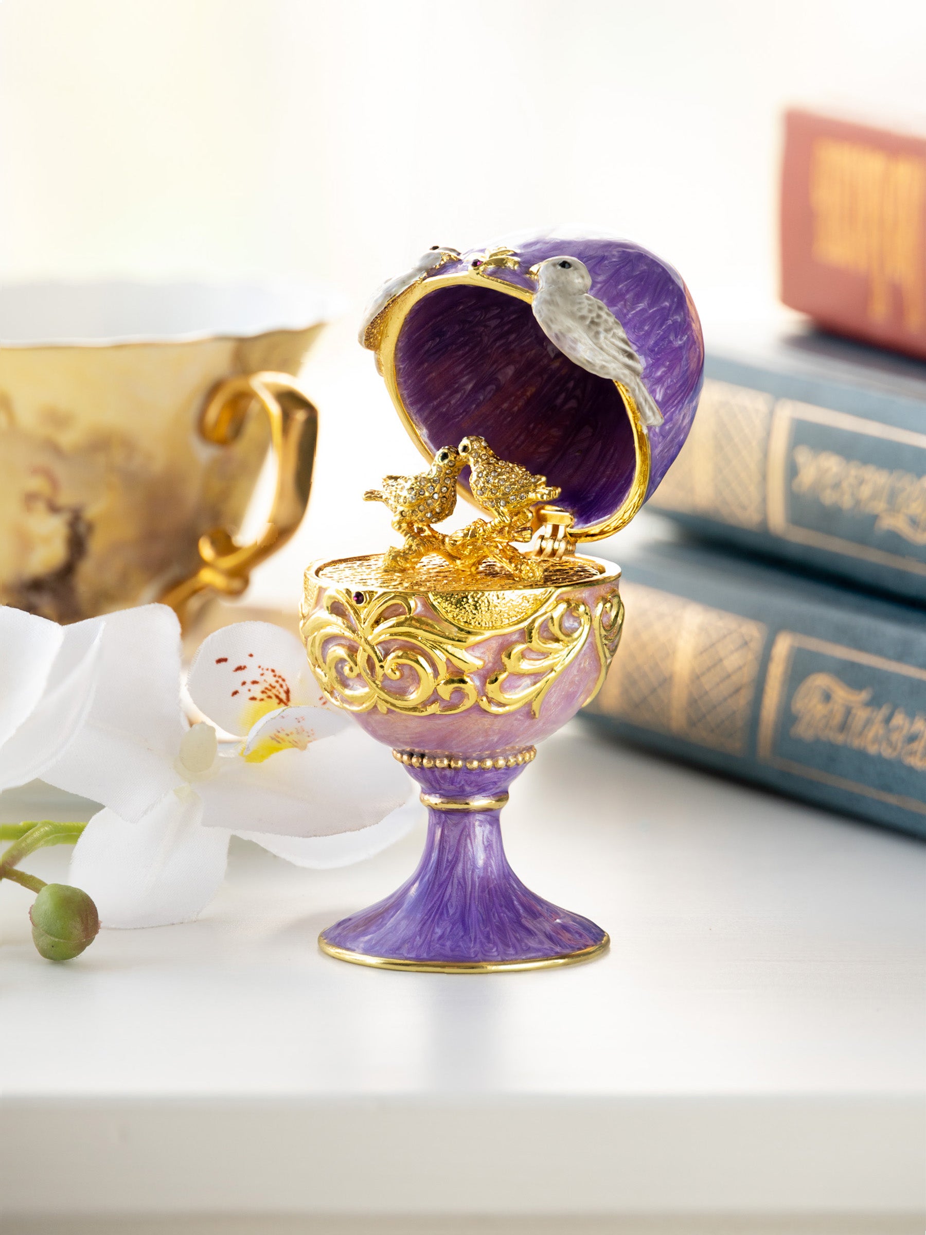 Keren Kopal Purple Egg with two Gold love doves