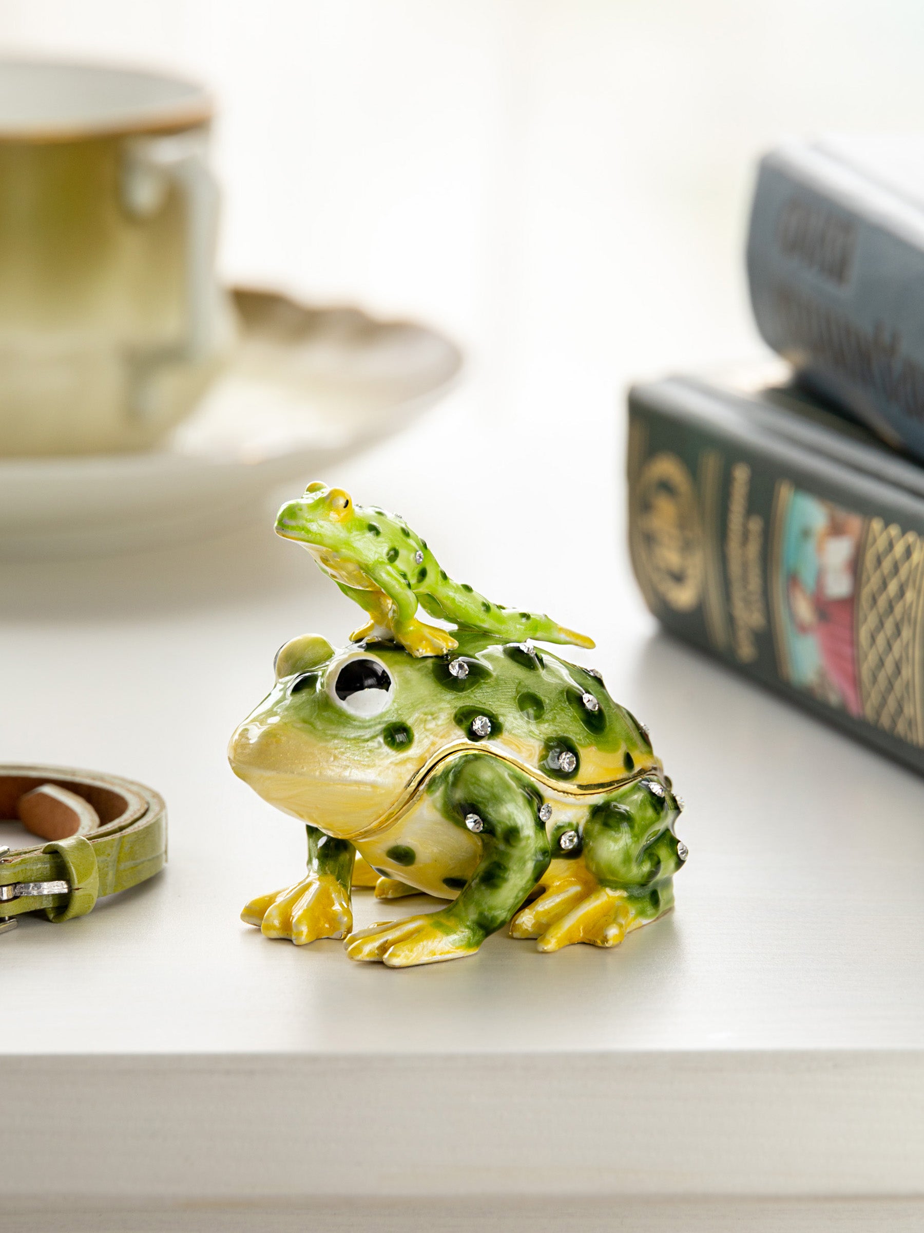 Keren Kopal Black Spotted Toad Frog with a Baby Frog on the back