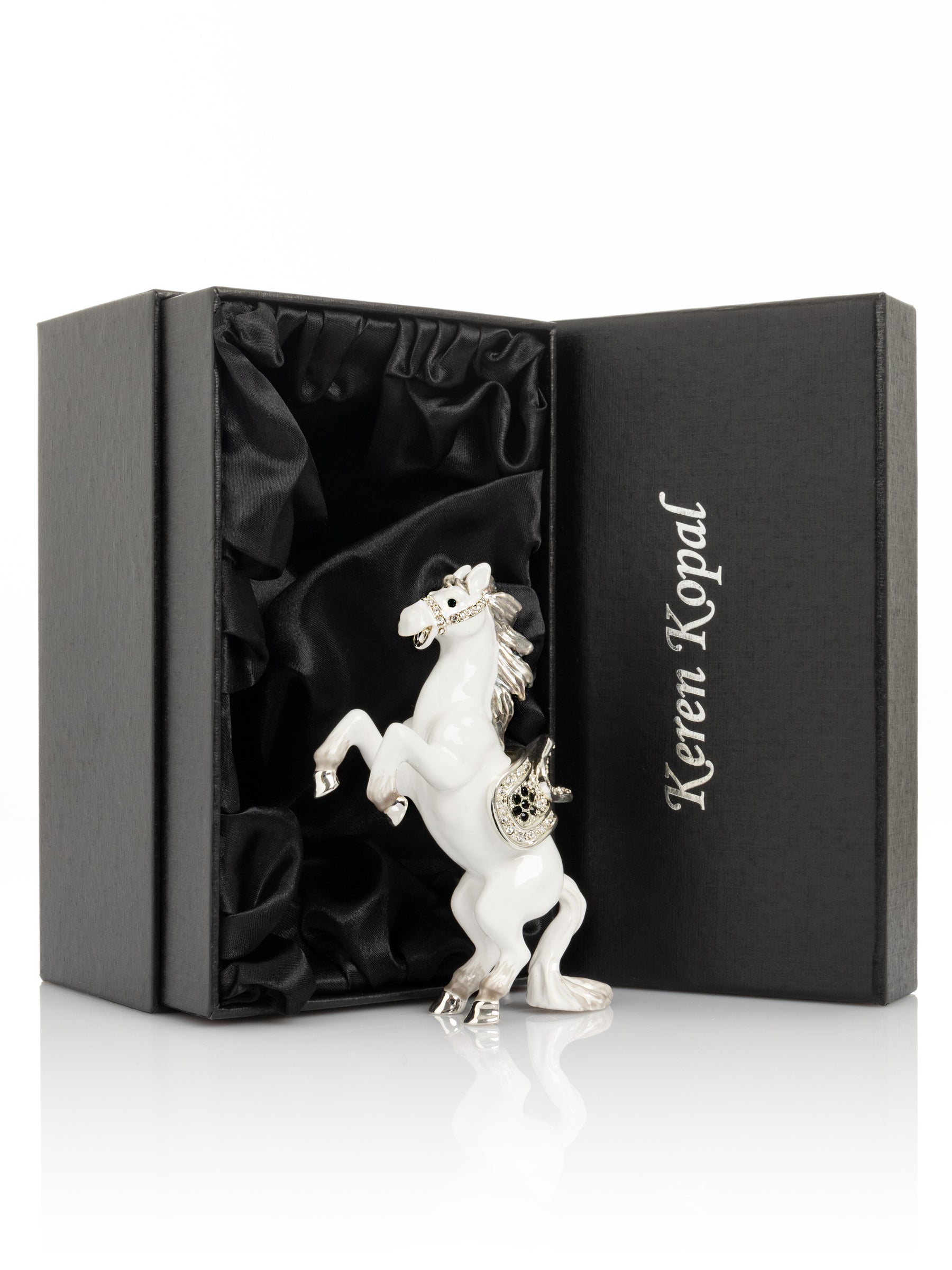 Keren Kopal White Horse