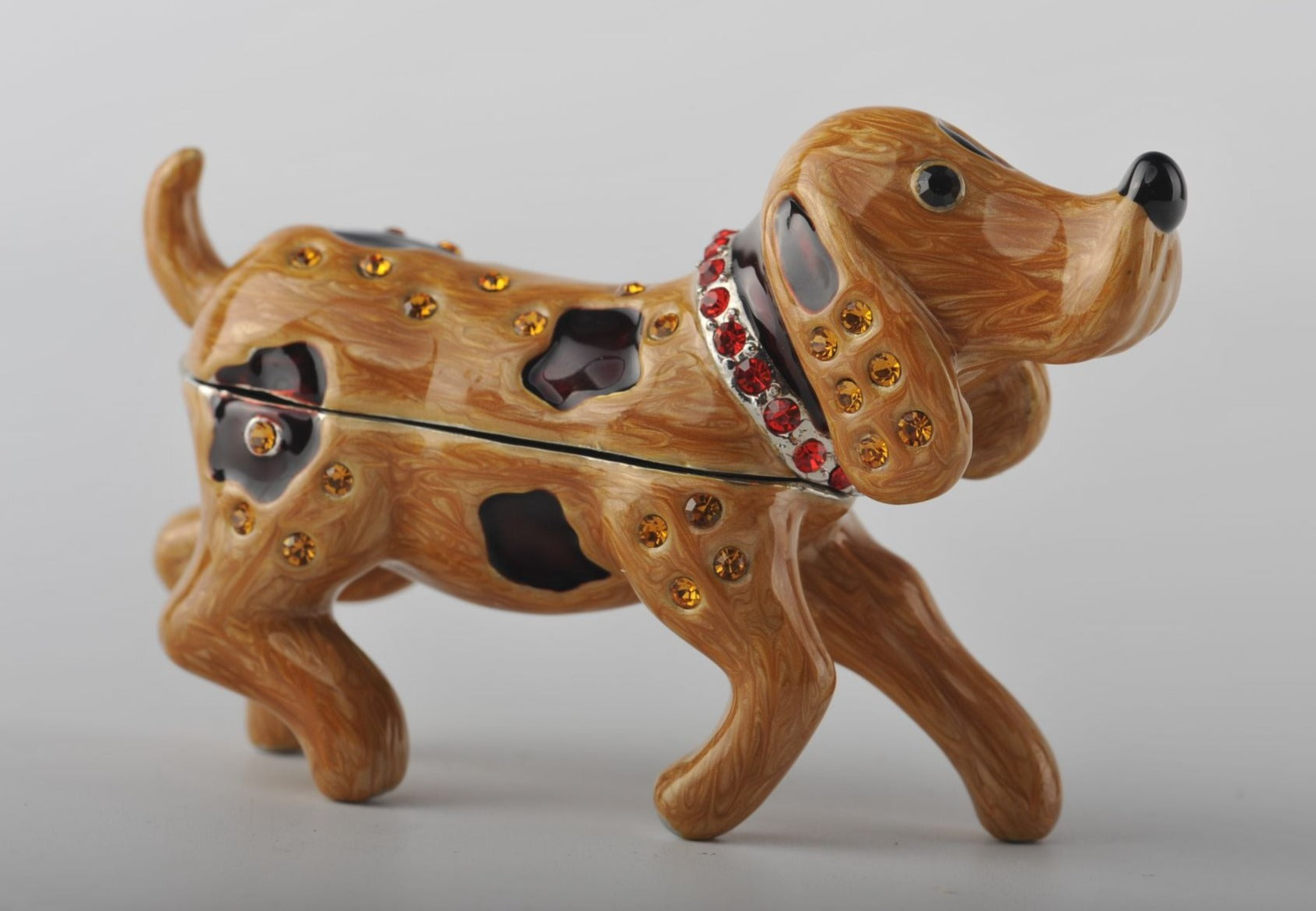 Keren Kopal Brown Dog with Red Collar