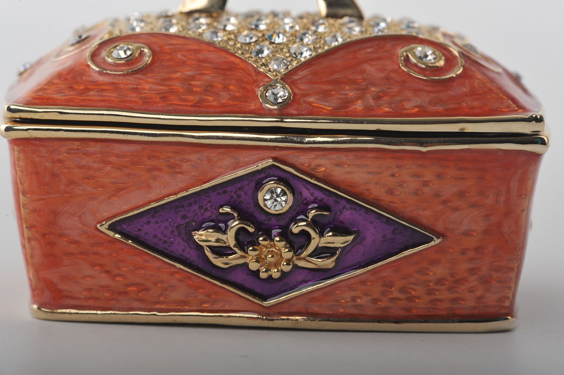 Keren Kopal Bag Shaped Box