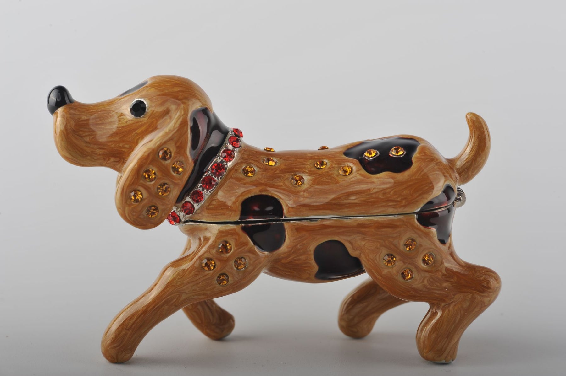 Keren Kopal Brown Dog with Red Collar