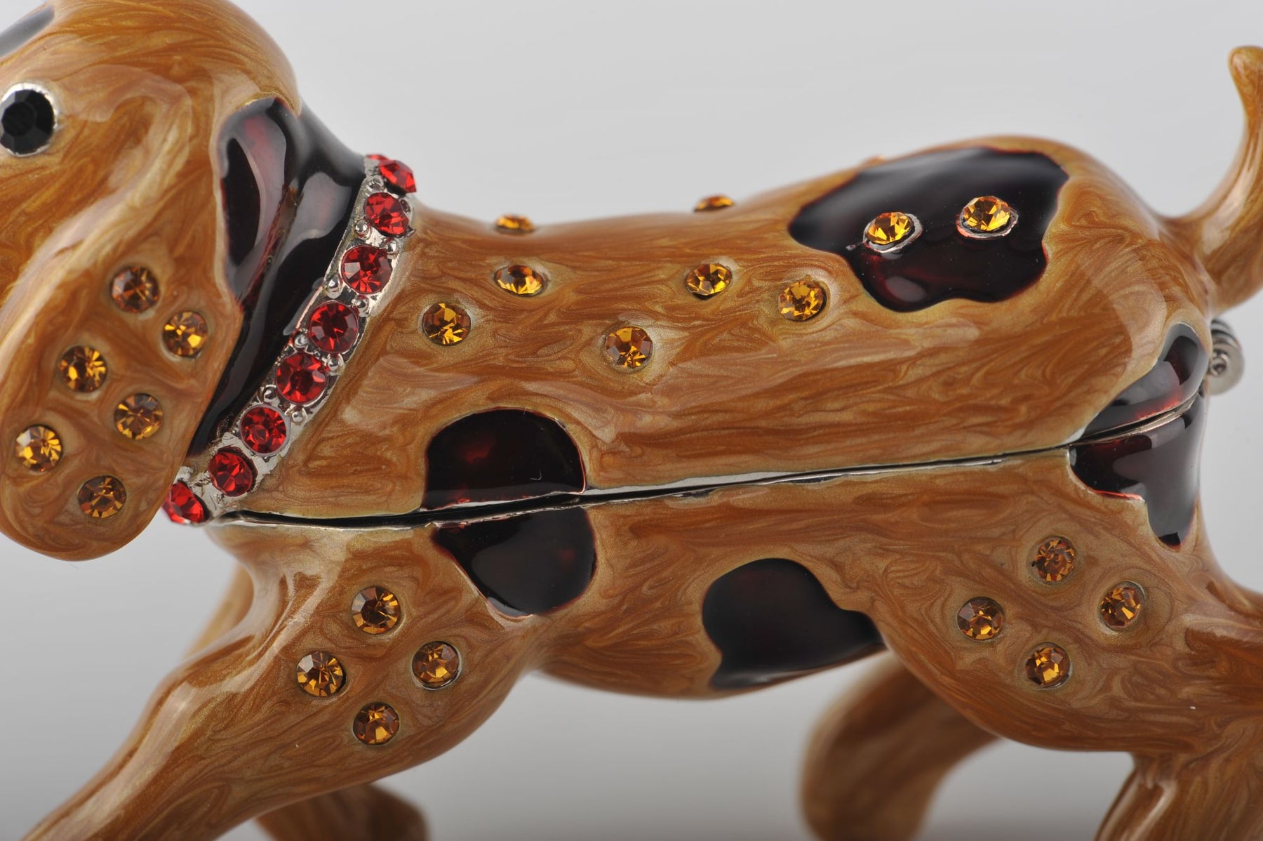 Keren Kopal Brown Dog with Red Collar