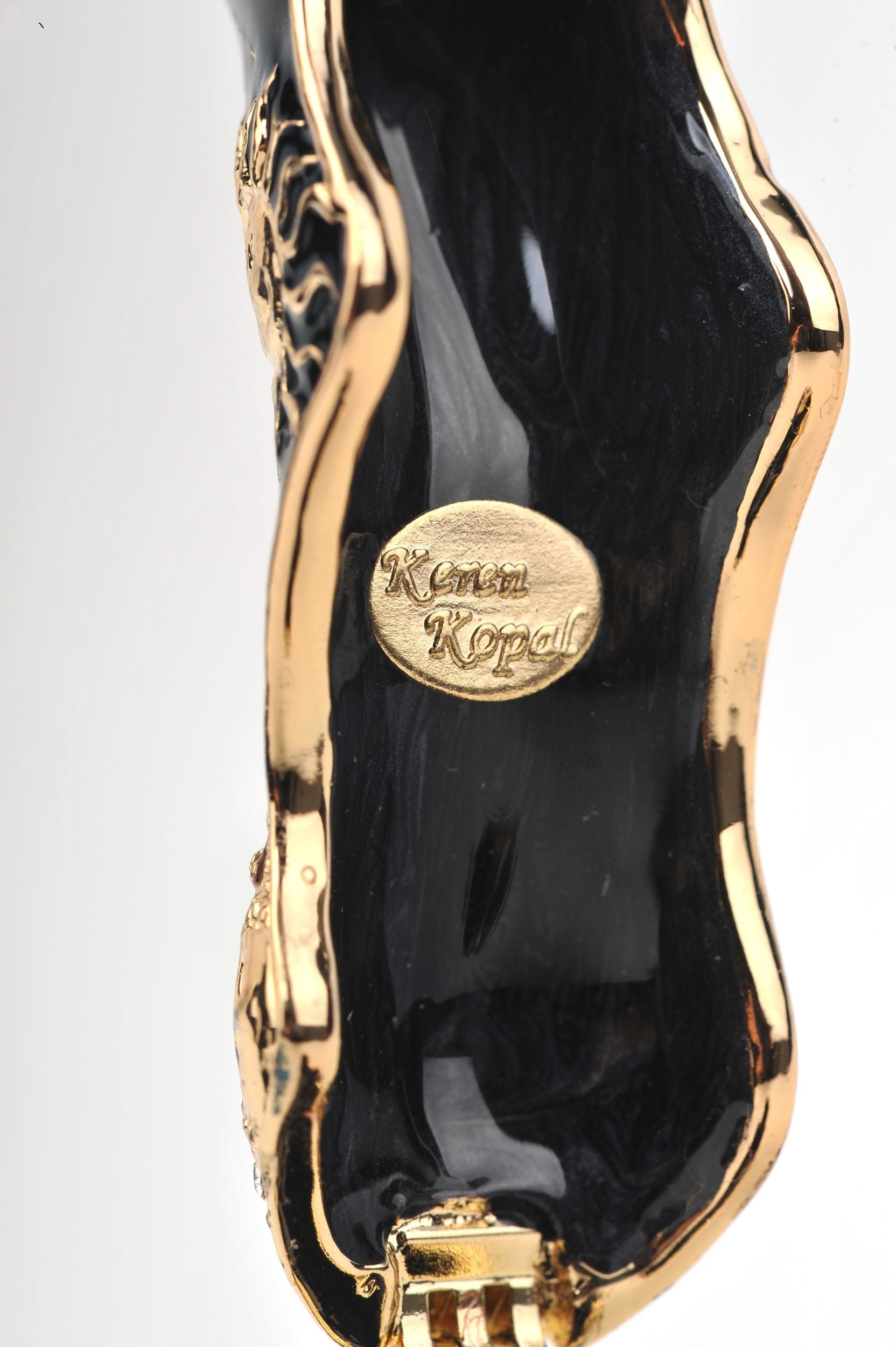 Keren Kopal Black Horse