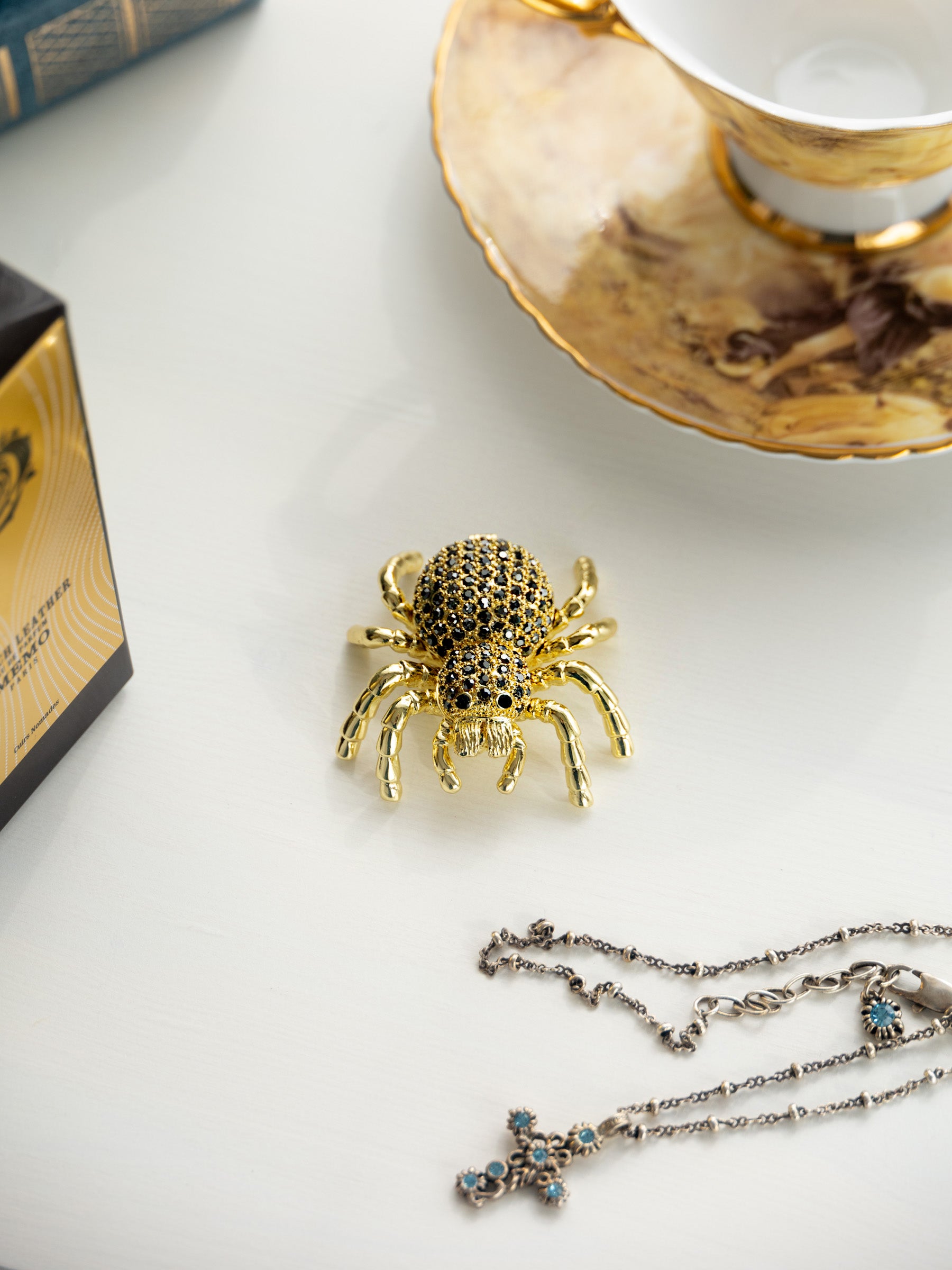 Keren Kopal Gold & Black Tarantula Spider