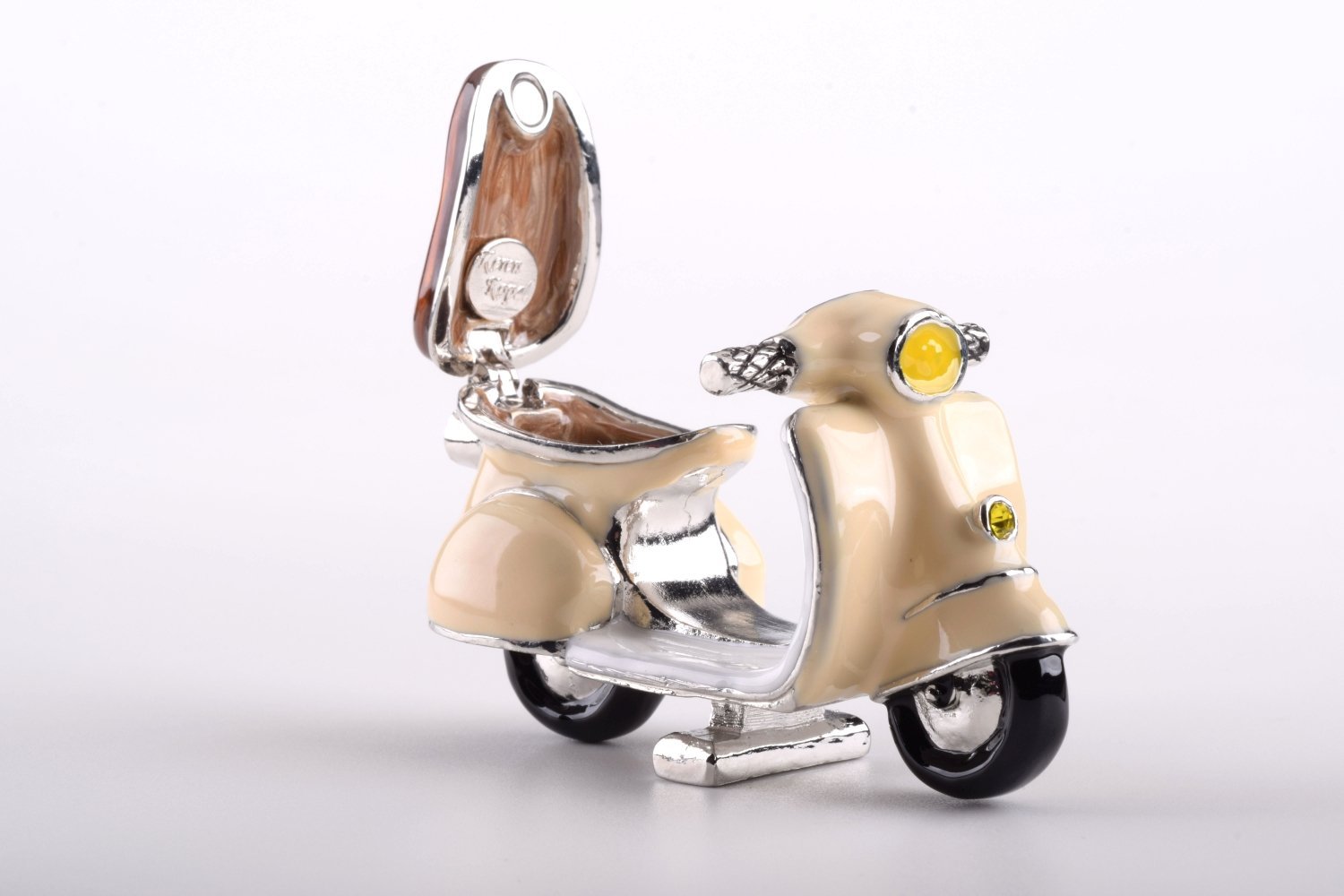 Keren Kopal Beige Vespa