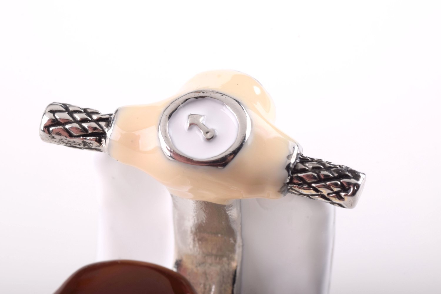 Keren Kopal Beige Vespa