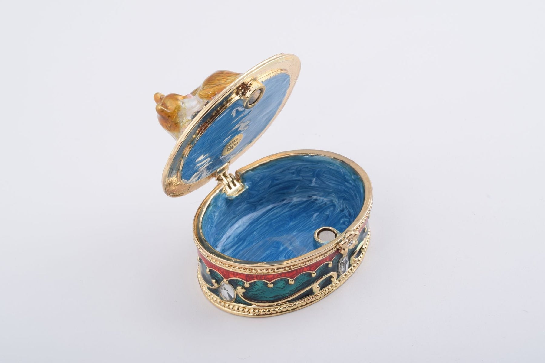 Keren Kopal Cat Sleeping