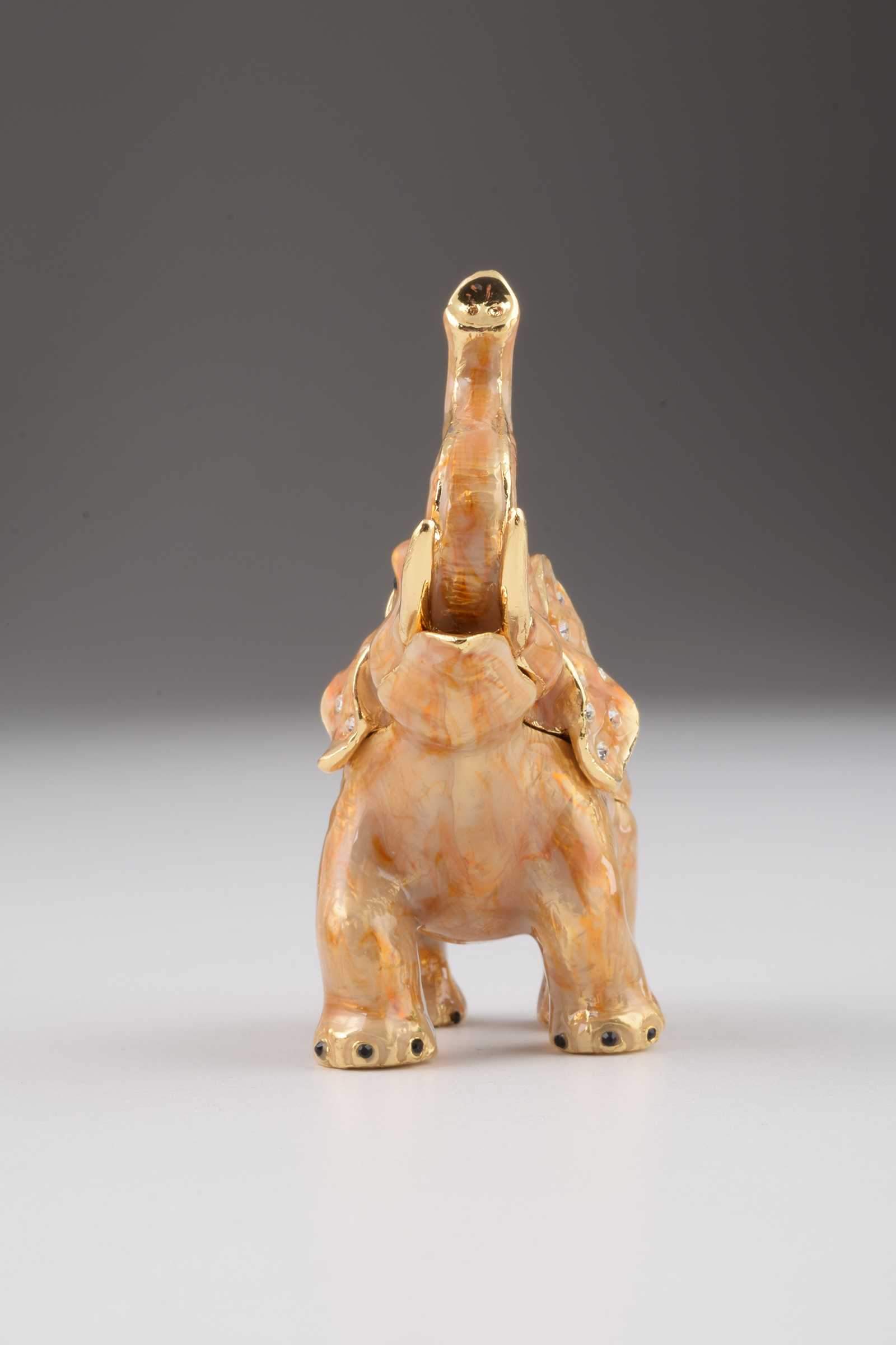 Keren Kopal Cheering Elephant