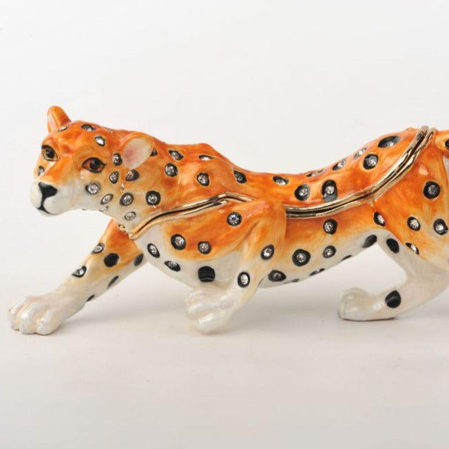 Keren Kopal Cheetah on the Hunt