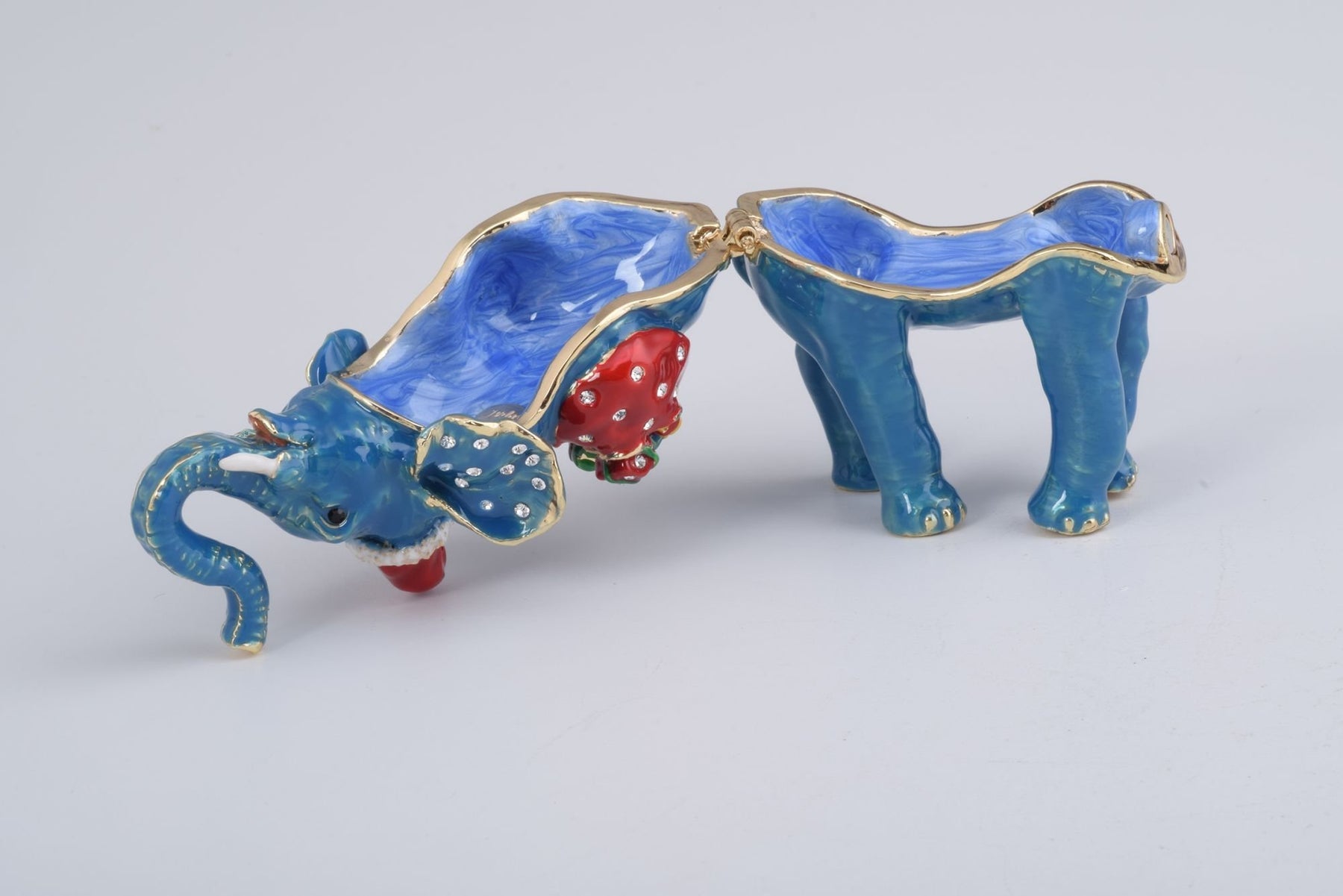 Keren Kopal Christmas Elephant bearing gifts and presents