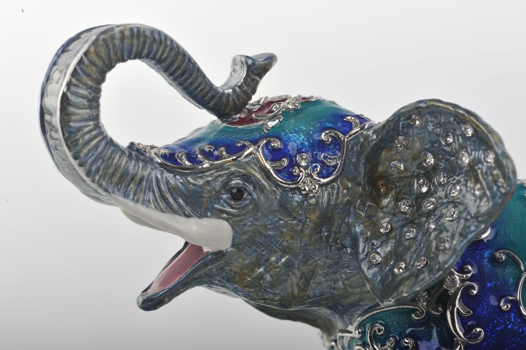 Keren Kopal Circus Elephant