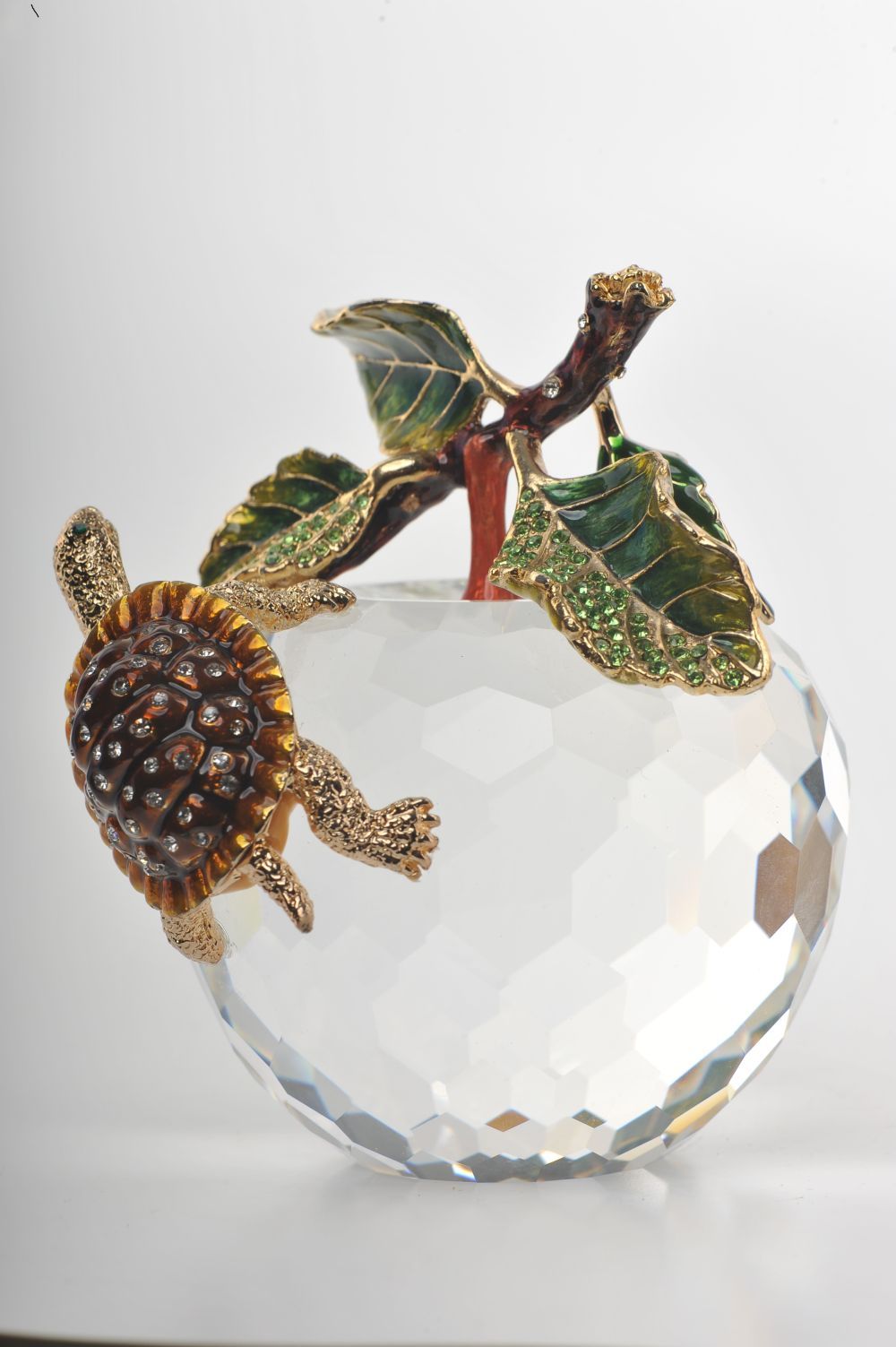 Keren Kopal Crystal Apple with a Turtle