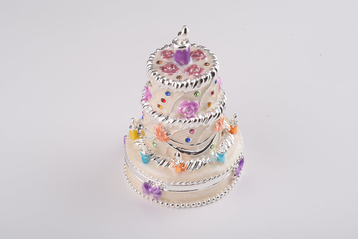 Keren Kopal White Wedding Cake