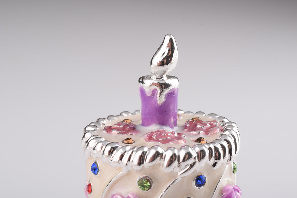 Keren Kopal White Wedding Cake