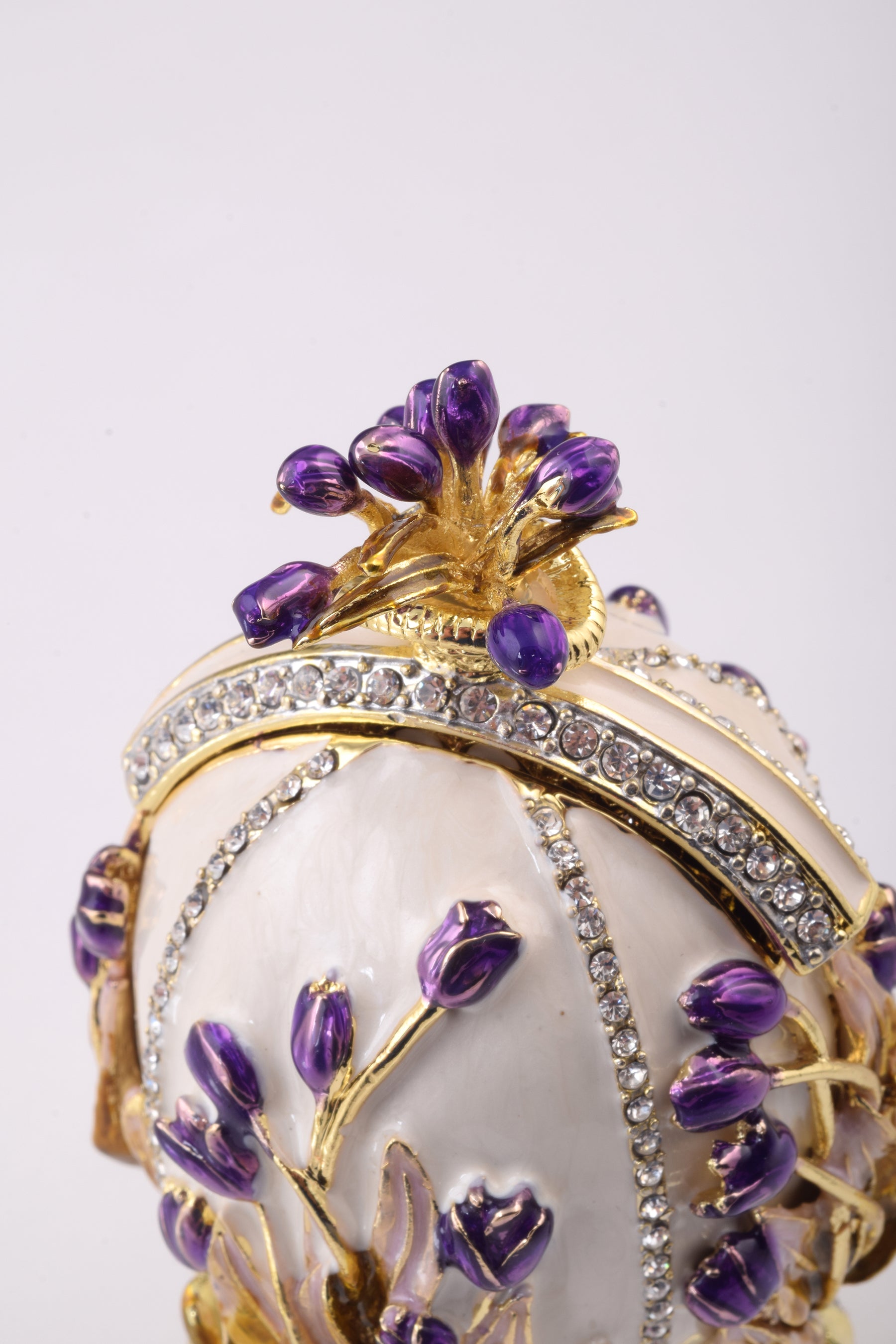 Keren Kopal White Russian Egg