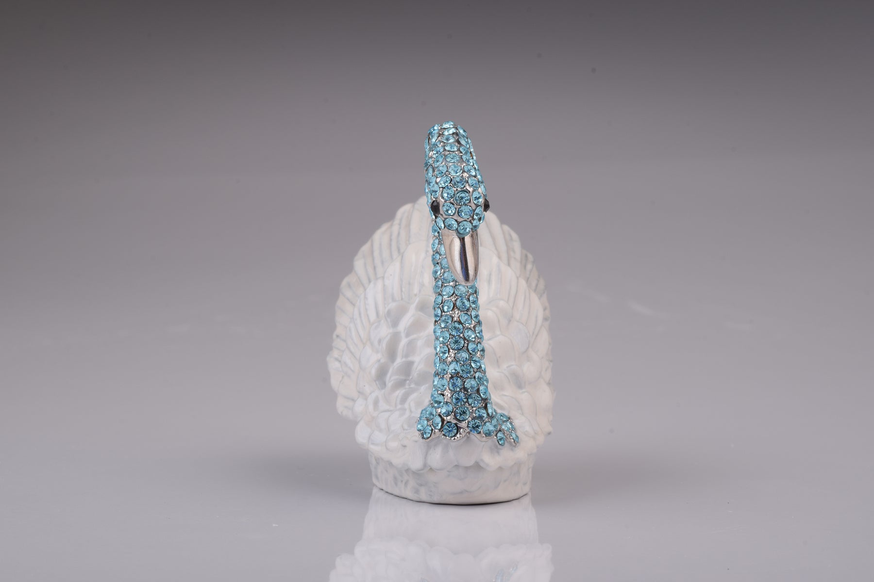 Keren Kopal White Swan