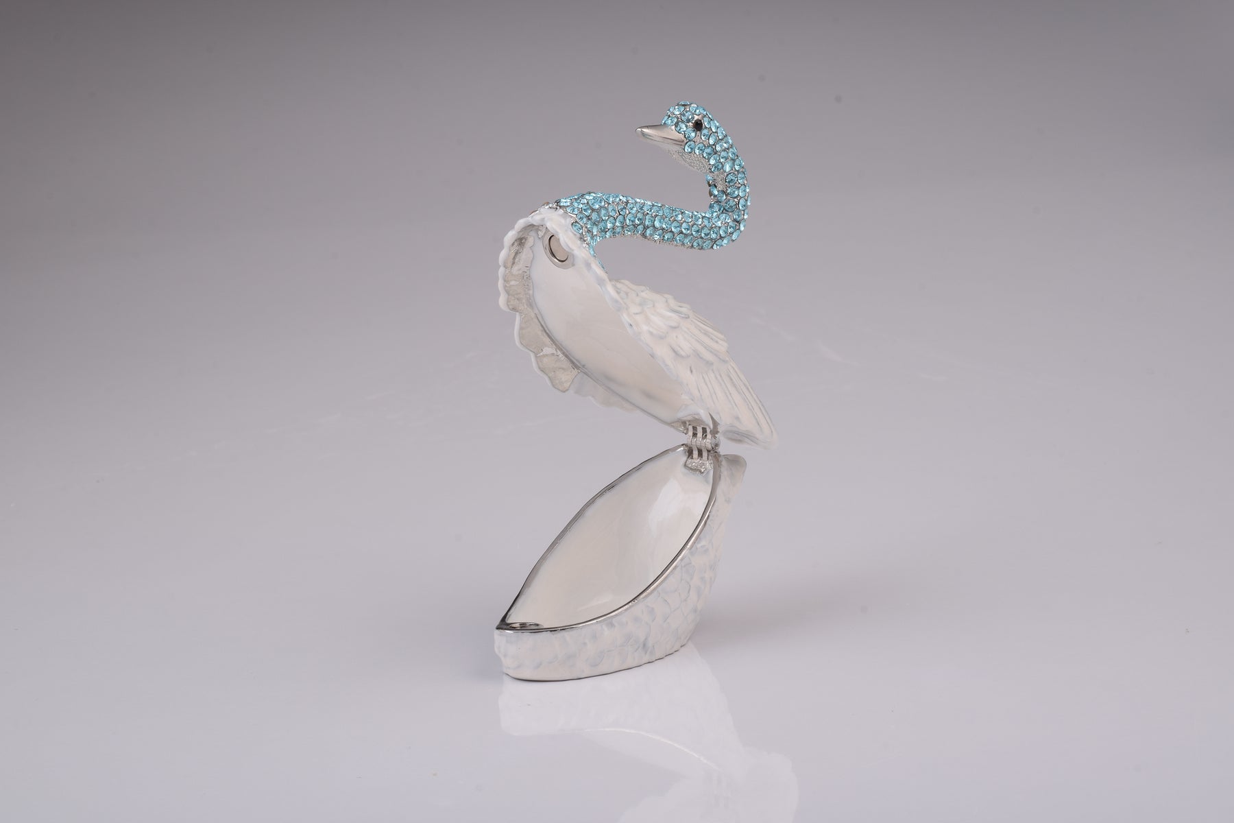 Keren Kopal White Swan