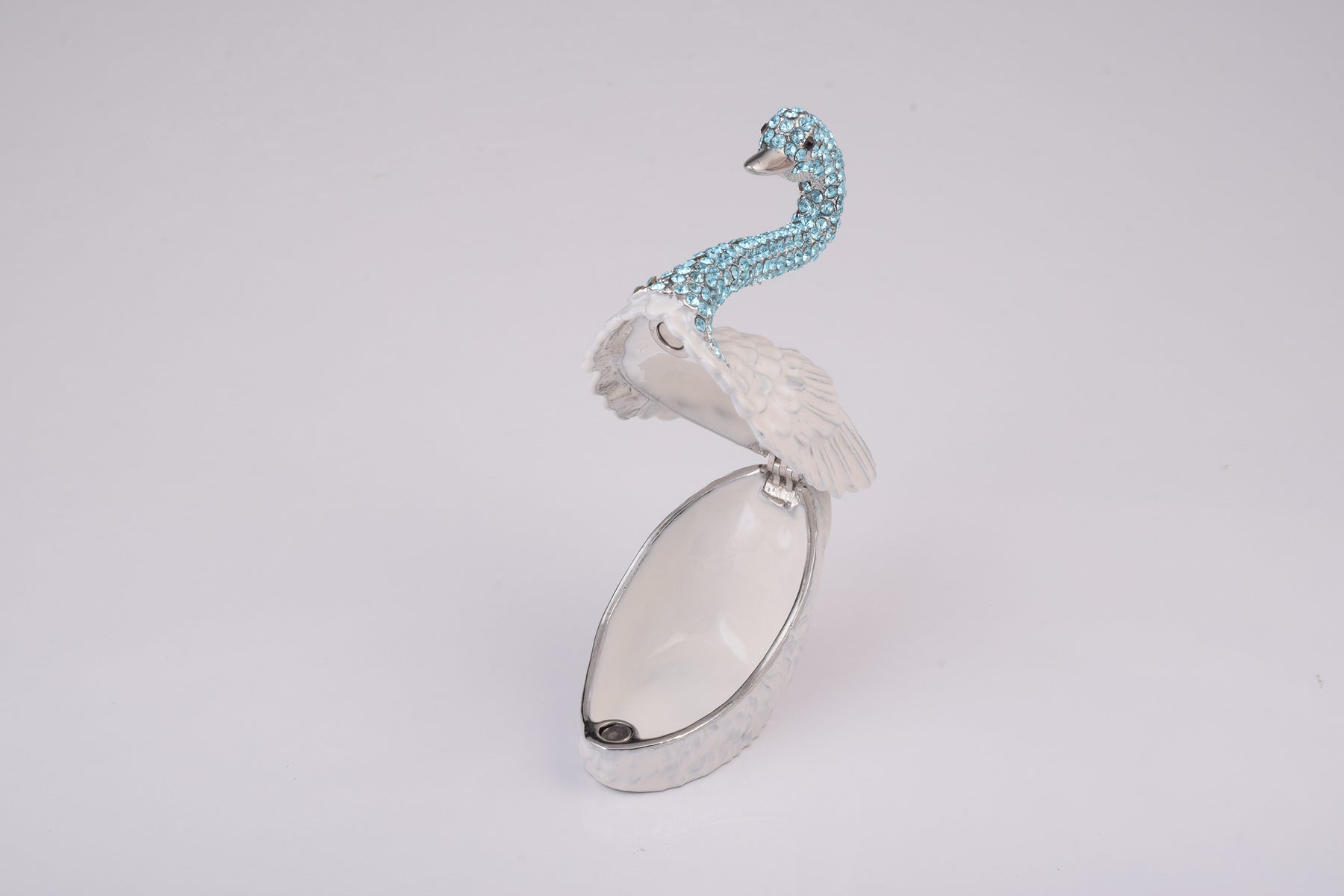 Keren Kopal White Swan