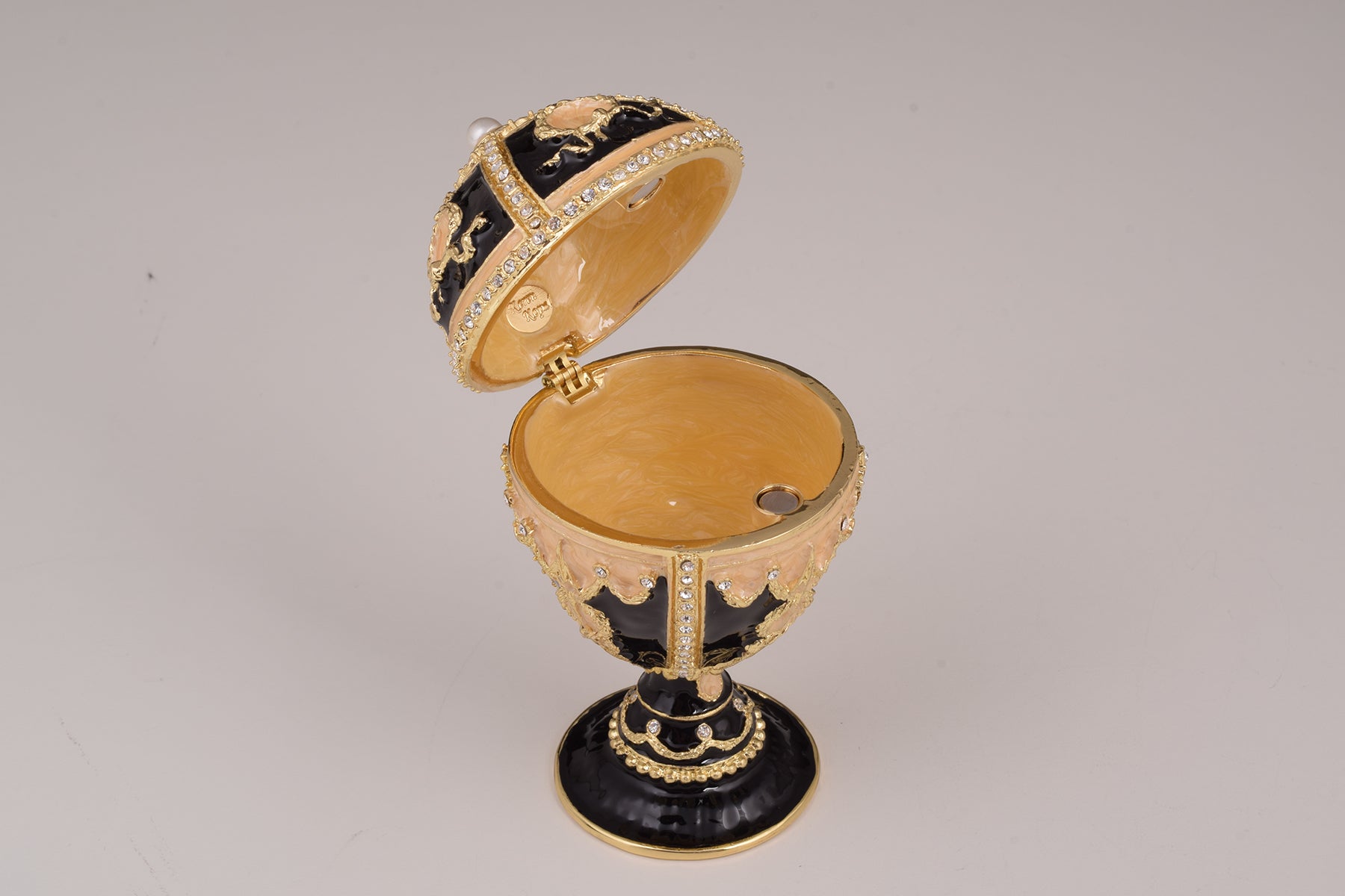 Keren Kopal Black Russian Egg