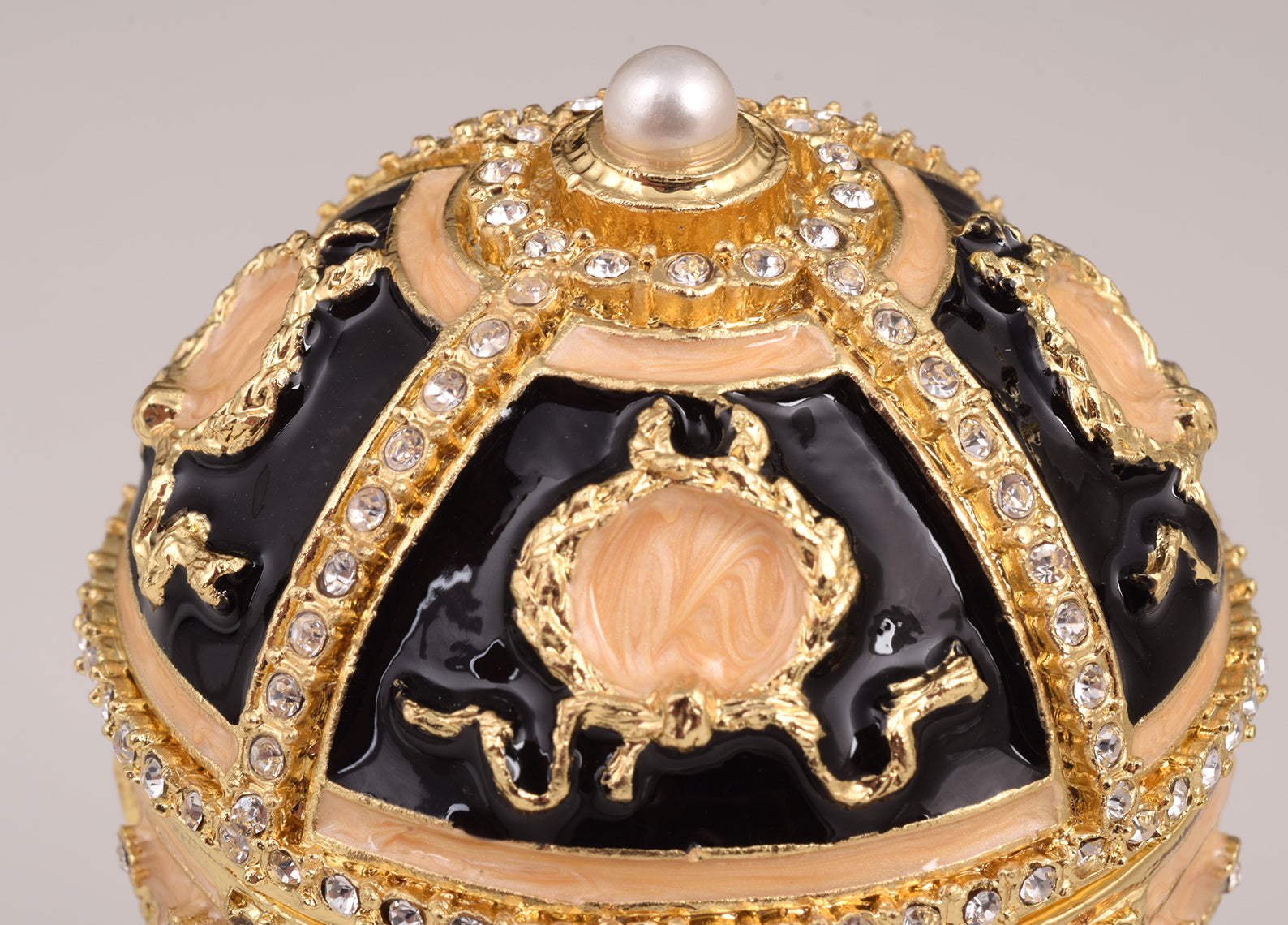 Keren Kopal Black Russian Egg