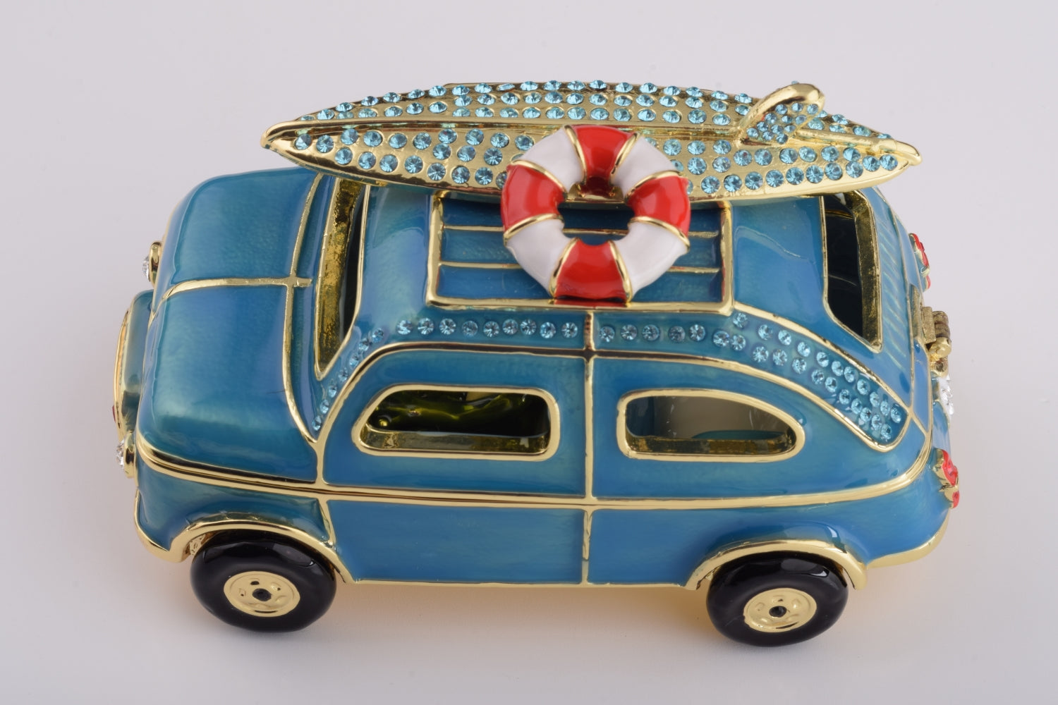 Keren Kopal Blue Surfing Car with Surfboard