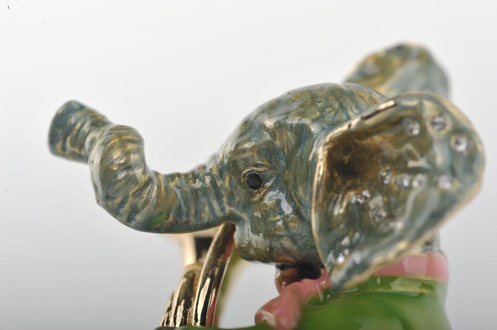 Keren Kopal Elephant Playing the Trumpet