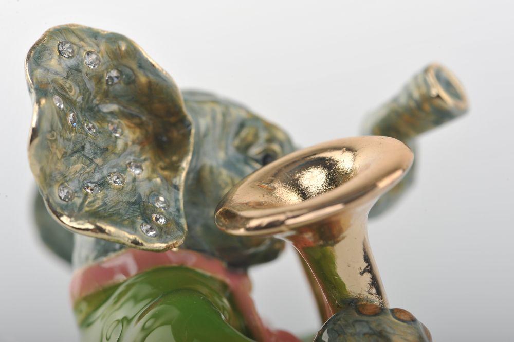 Keren Kopal Elephant Playing the Trumpet