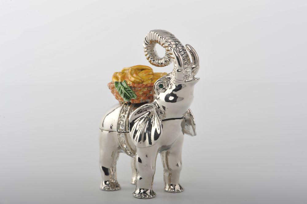 Keren Kopal Elephant with Bananas