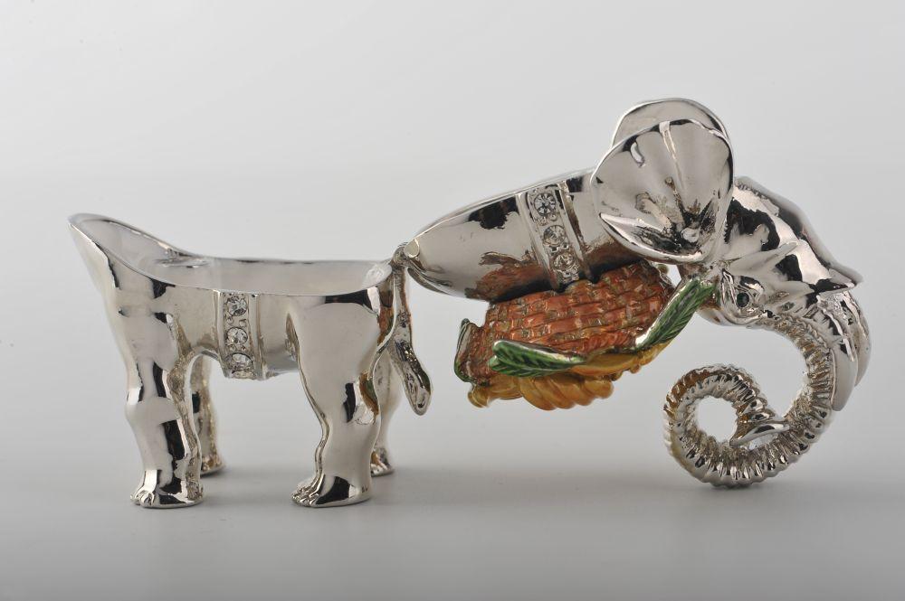 Keren Kopal Elephant with Bananas