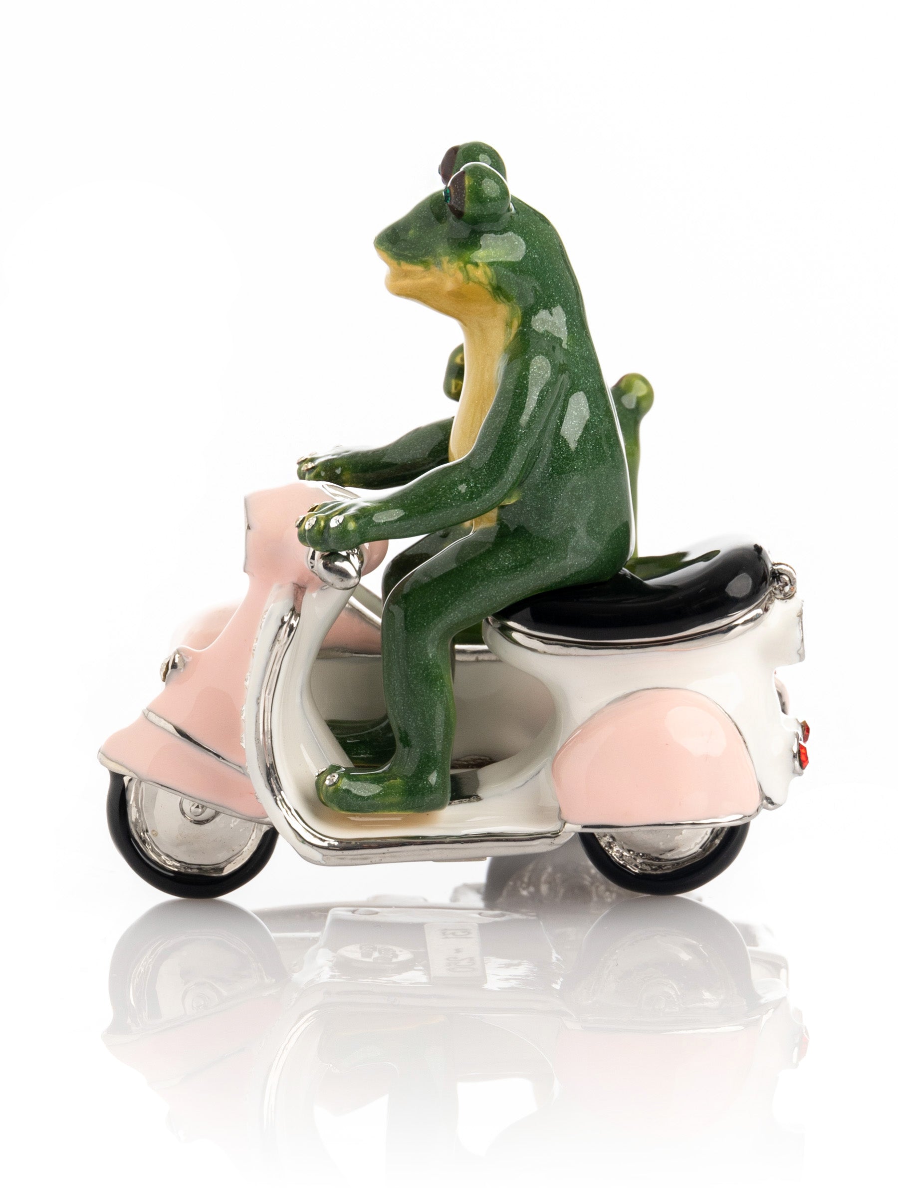 Keren Kopal Frogs Riding Vespa with Sidecar
