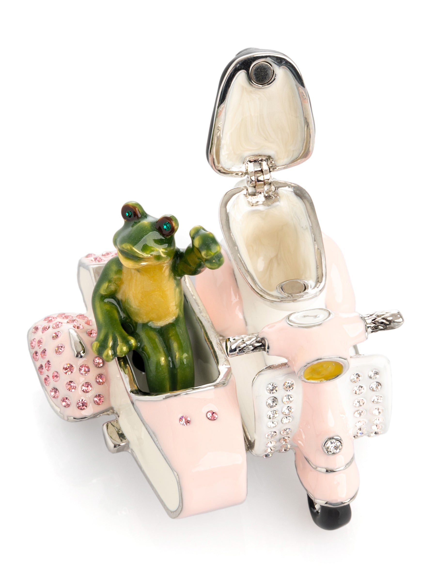 Keren Kopal Frogs Riding Vespa with Sidecar