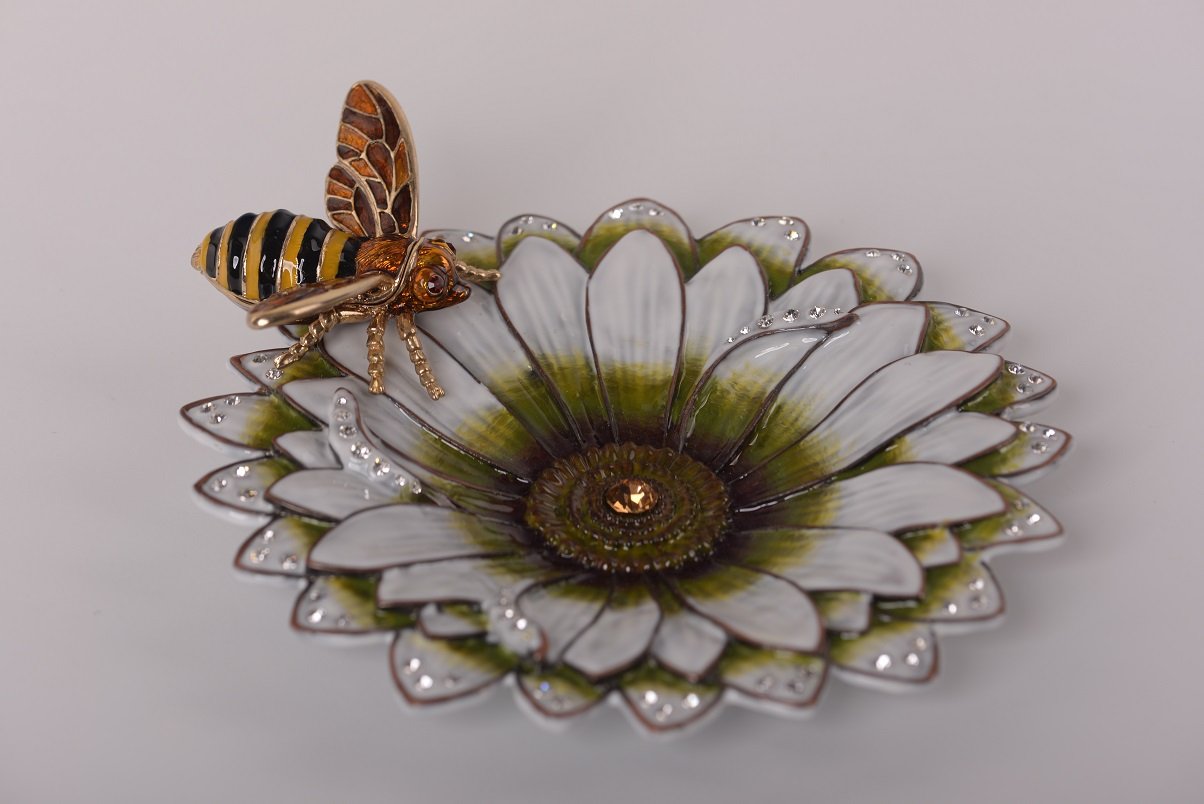 Keren Kopal Flower with a Bee