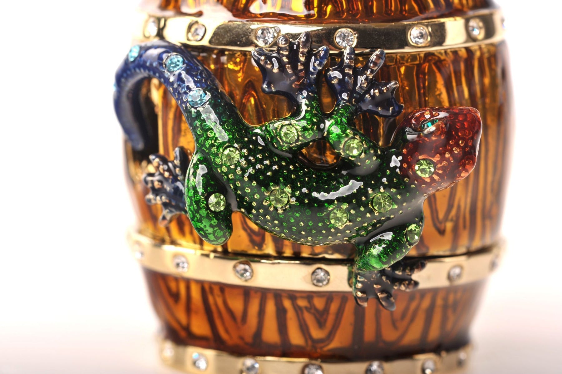 Keren Kopal Frog & Lizard on a Barrel