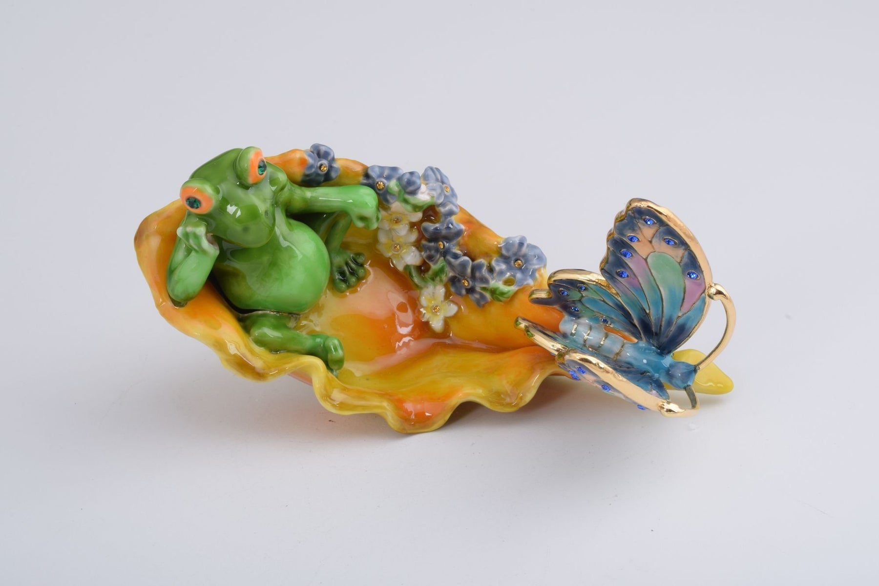 Keren Kopal Frog and a Butterfly in a Shell