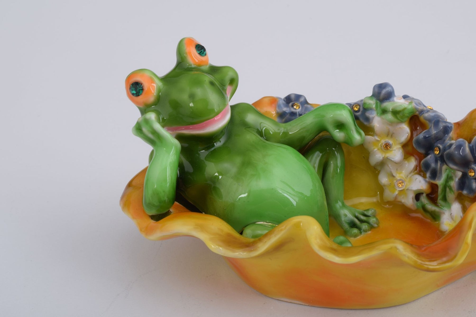 Keren Kopal Frog and a Butterfly in a Shell
