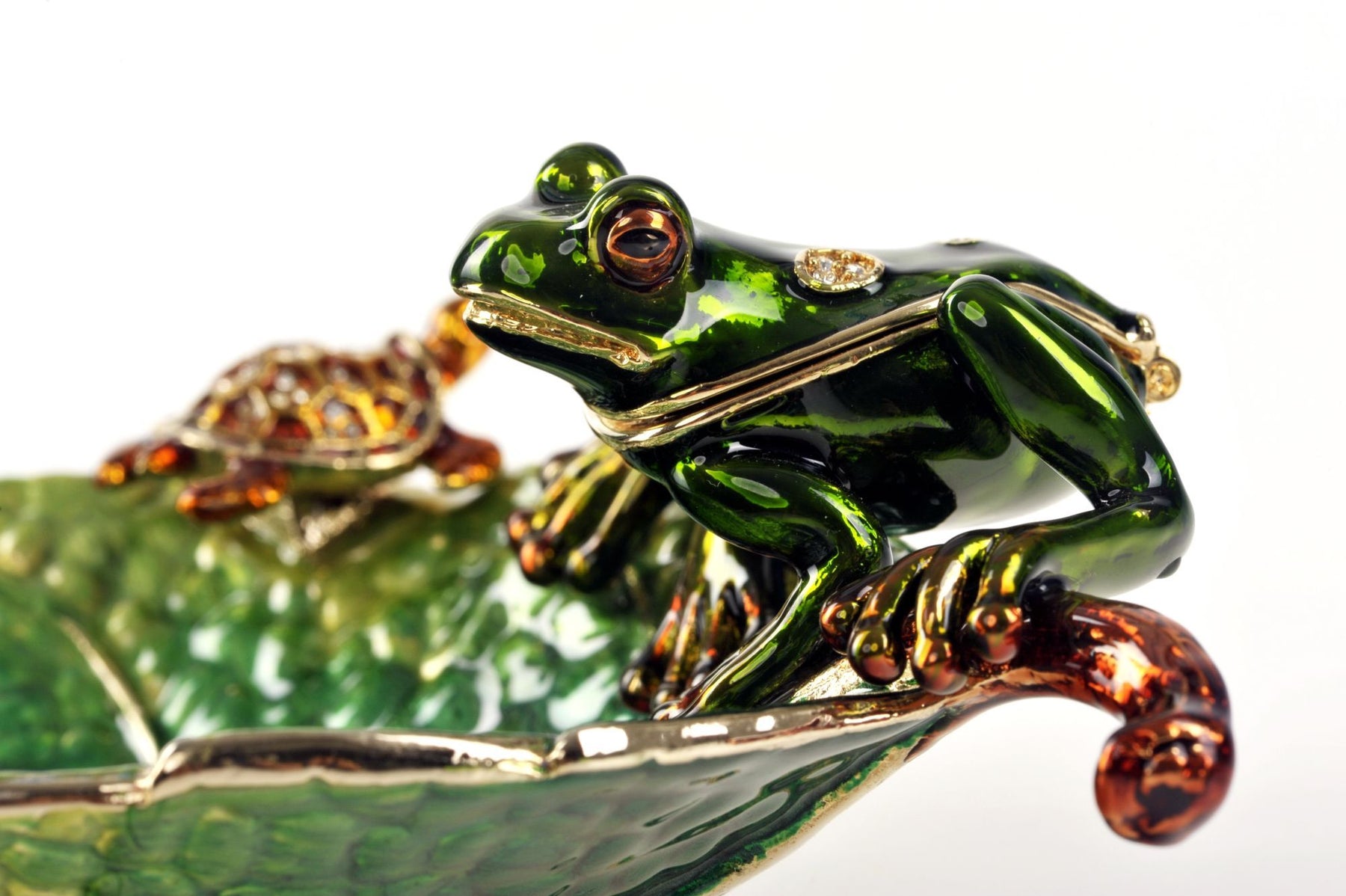 Keren Kopal Frog on a Leaf Bowl
