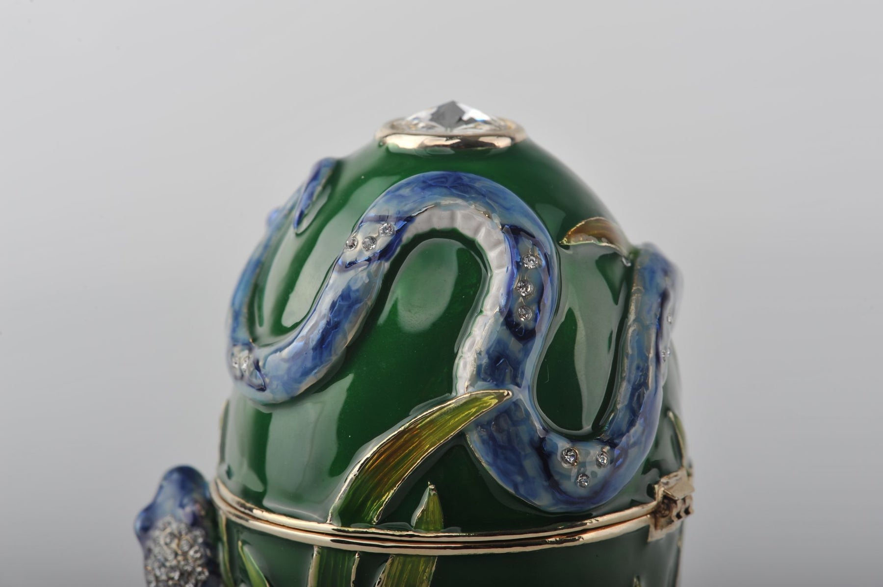 Keren Kopal Green Egg with Snakes