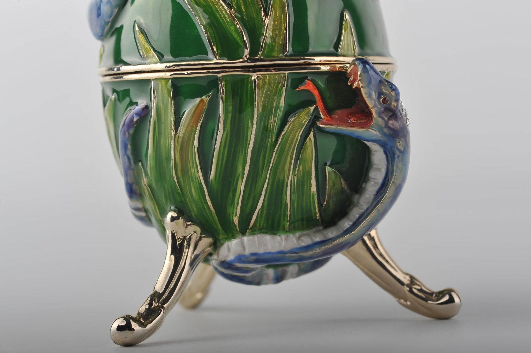 Keren Kopal Green Egg with Snakes