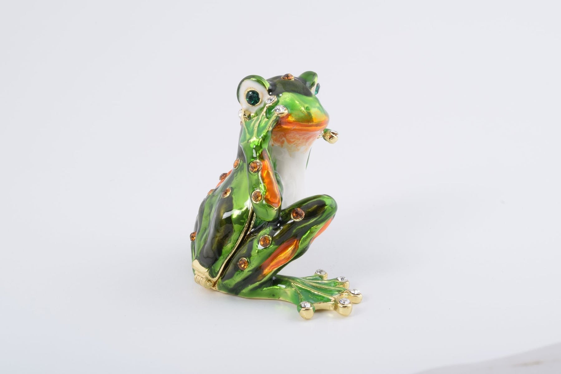 Keren Kopal Green Frog Hear No Evil