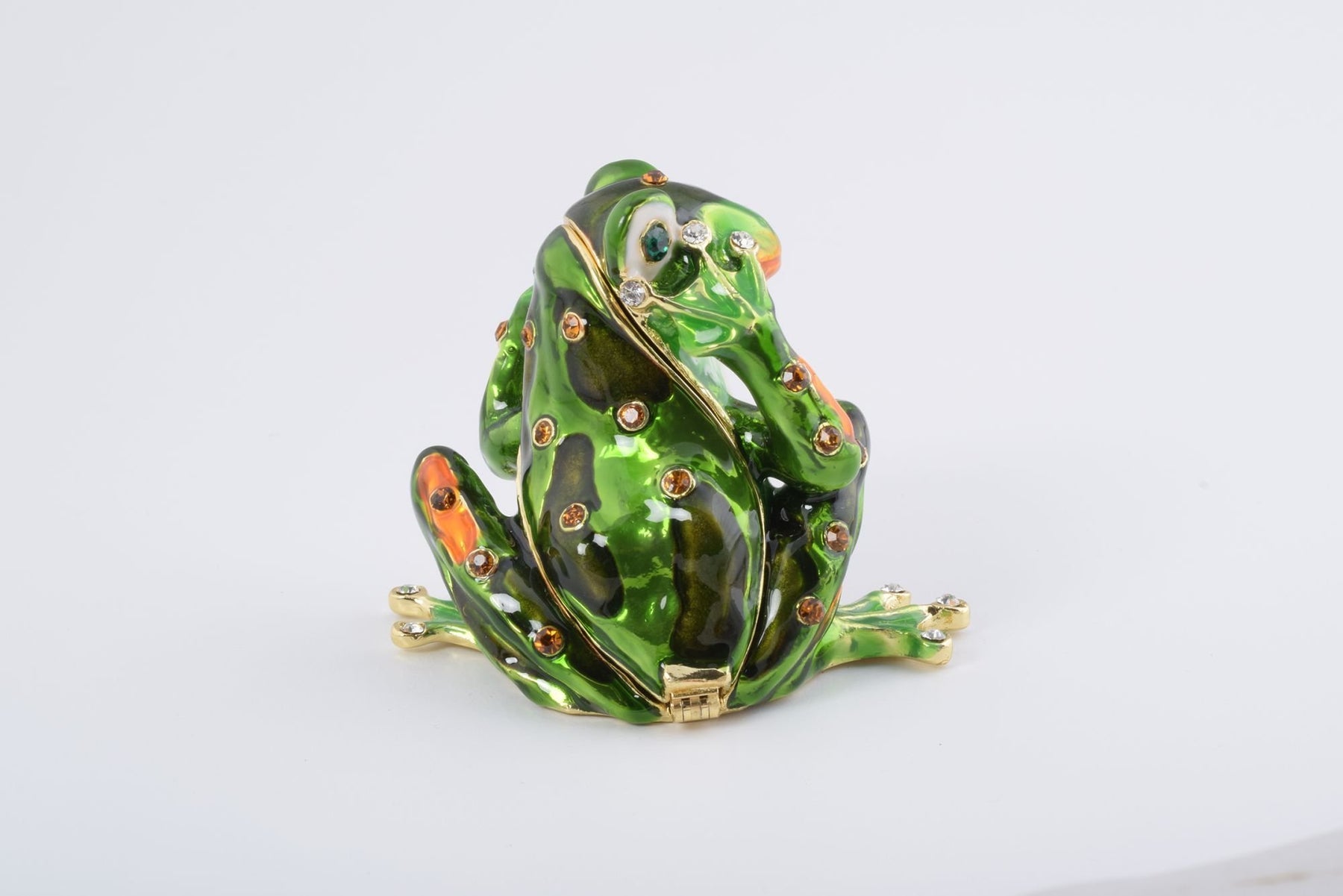 Keren Kopal Green Frog Hear No Evil