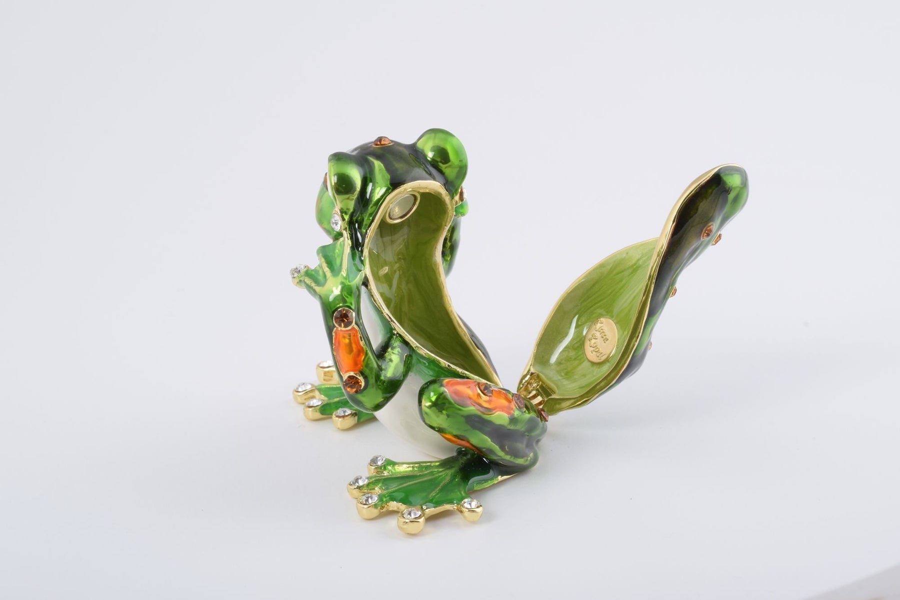 Keren Kopal Green Frog Hear No Evil