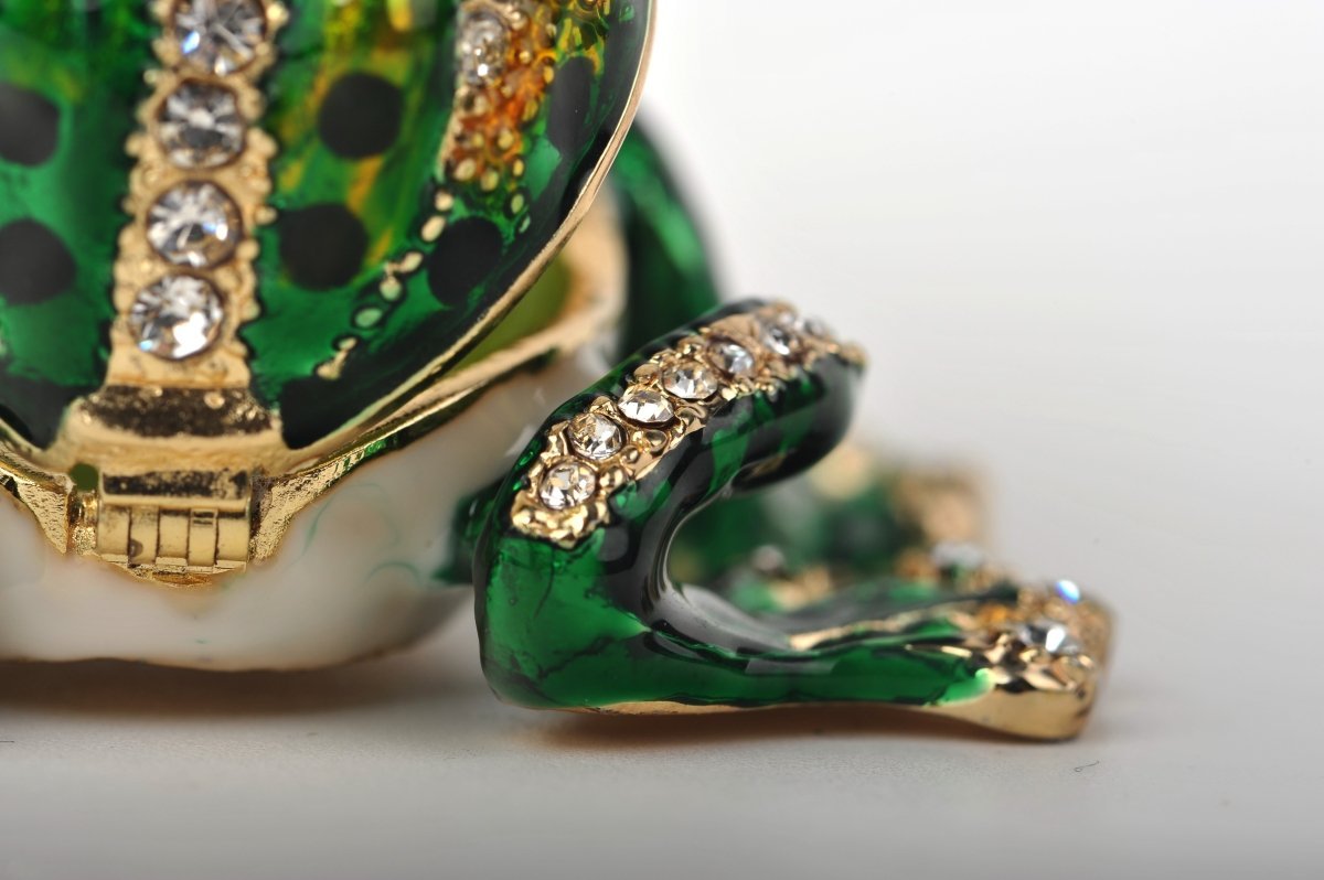 Keren Kopal Green & Gold Sitting Toad